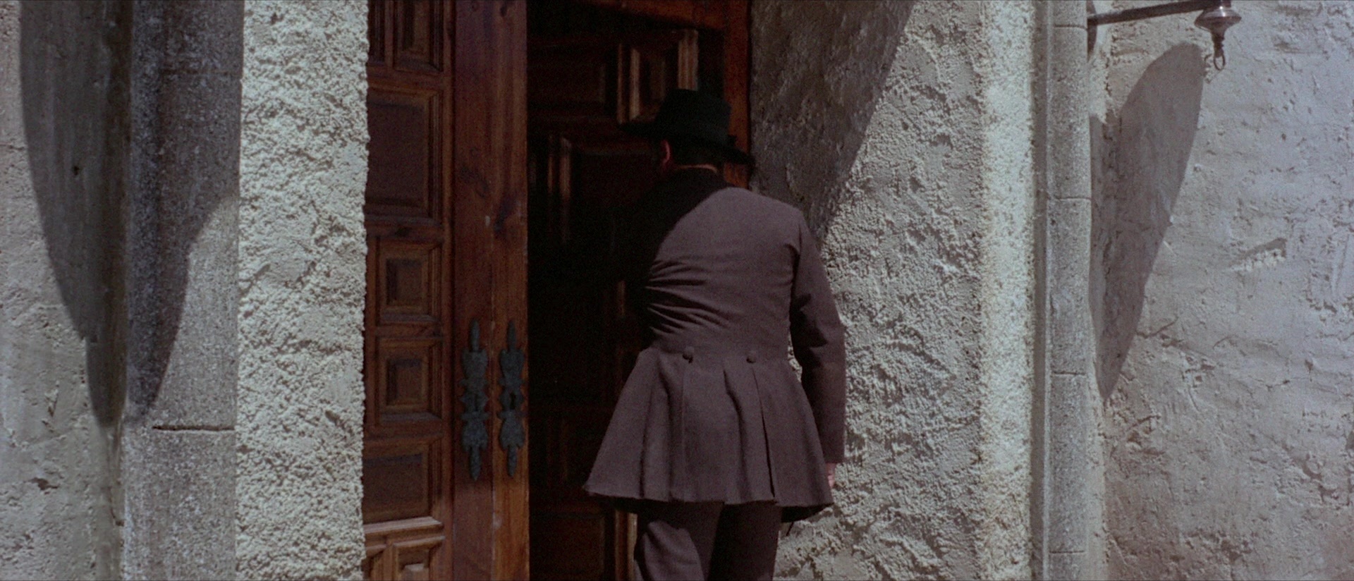 Per qualche dollaro in più (1965), wide, 2.33:1 — film still