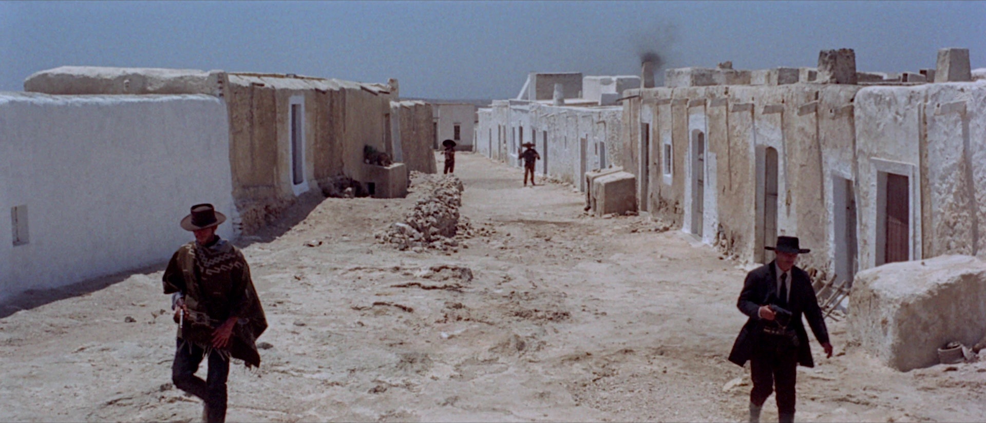 Per qualche dollaro in più (1965), wide, 2.33:1 — film still