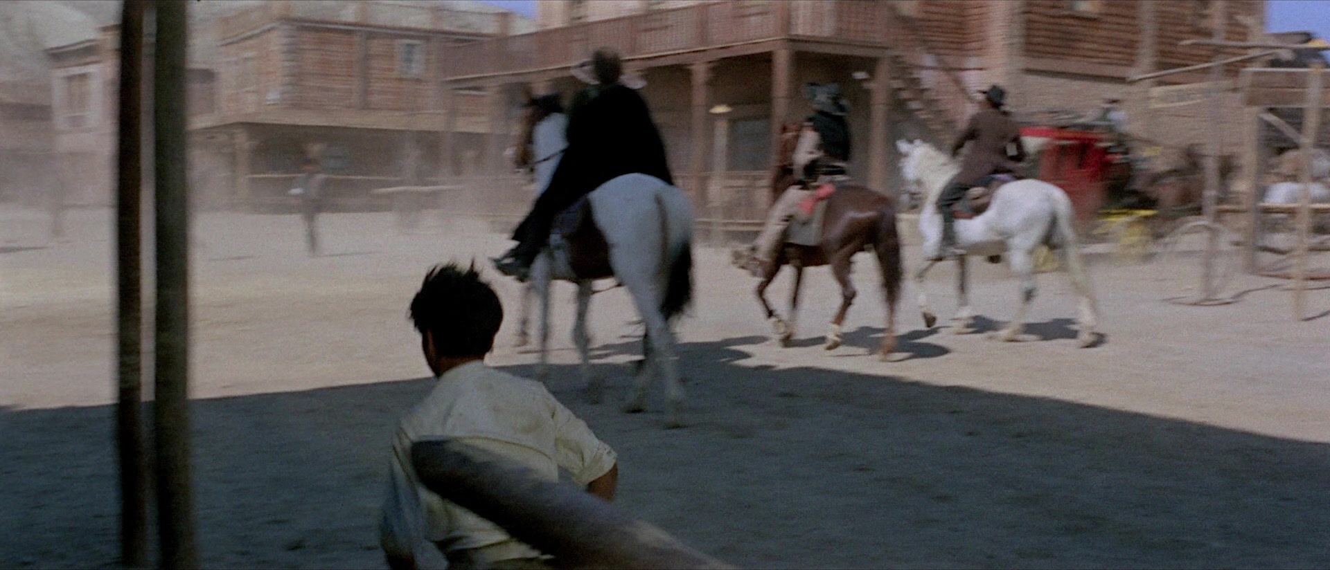 Per qualche dollaro in più (1965), wide, 2.33:1 — film still
