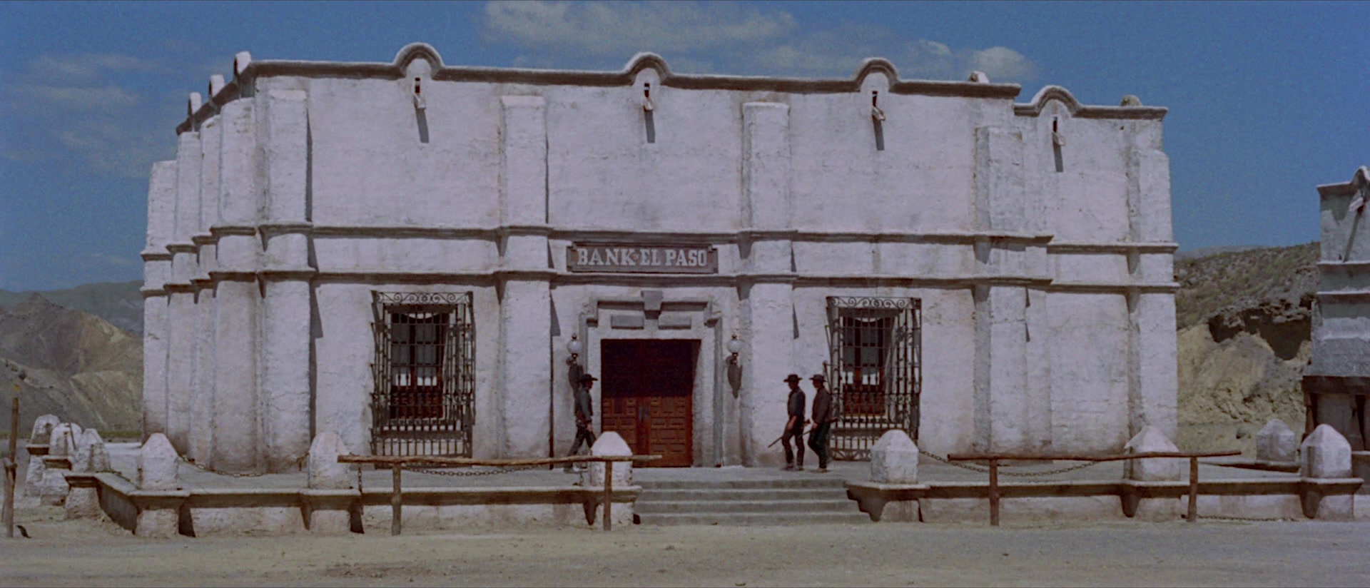 Per qualche dollaro in più (1965), wide, 2.33:1 — film still