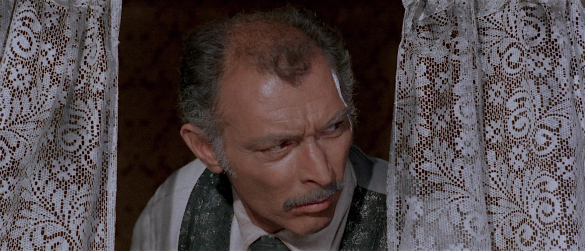 Per qualche dollaro in più (1965), wide, 2.33:1 — film still