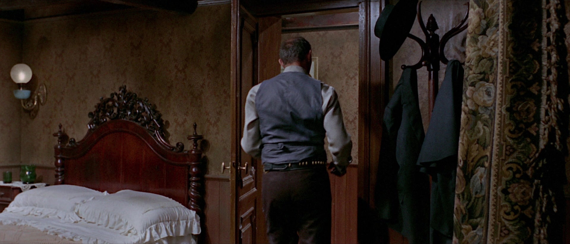 Per qualche dollaro in più (1965), wide, 2.33:1 — film still