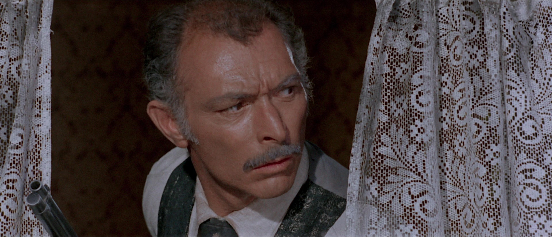 Per qualche dollaro in più (1965), close, 2.33:1 — film still