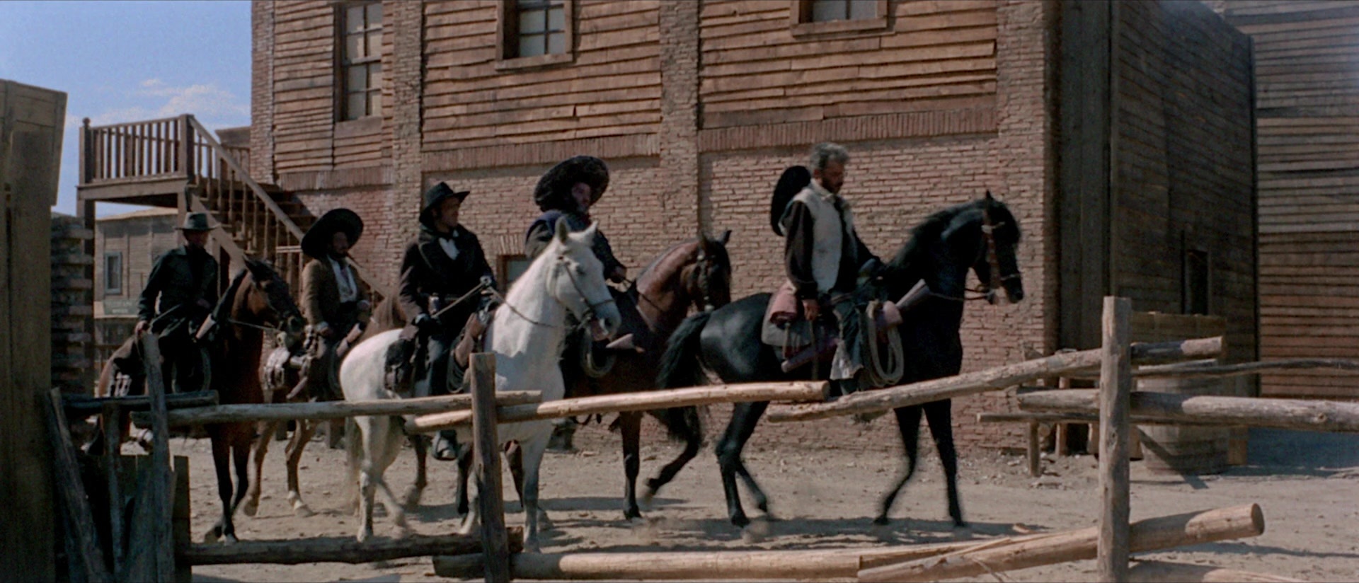 Per qualche dollaro in più (1965), wide, 2.33:1 — film still