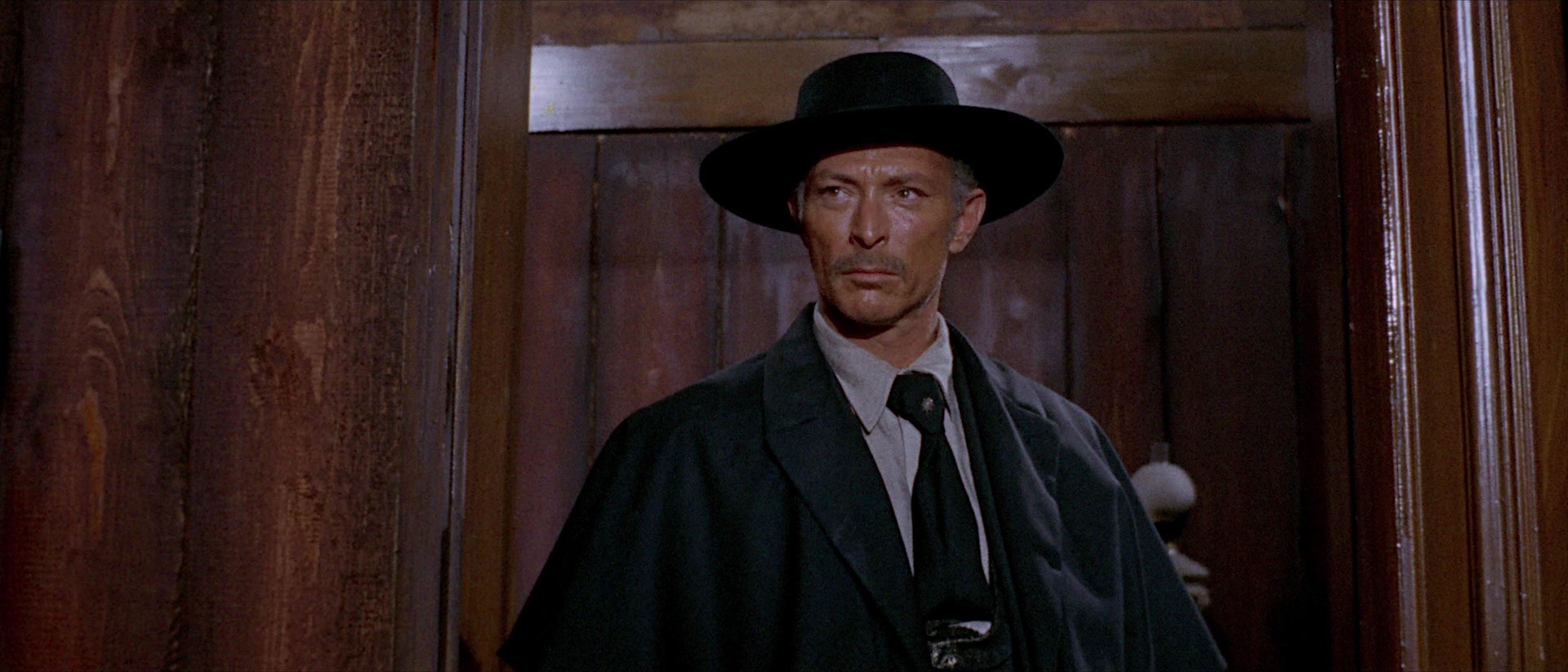 Per qualche dollaro in più (1965), wide, 2.33:1 — film still