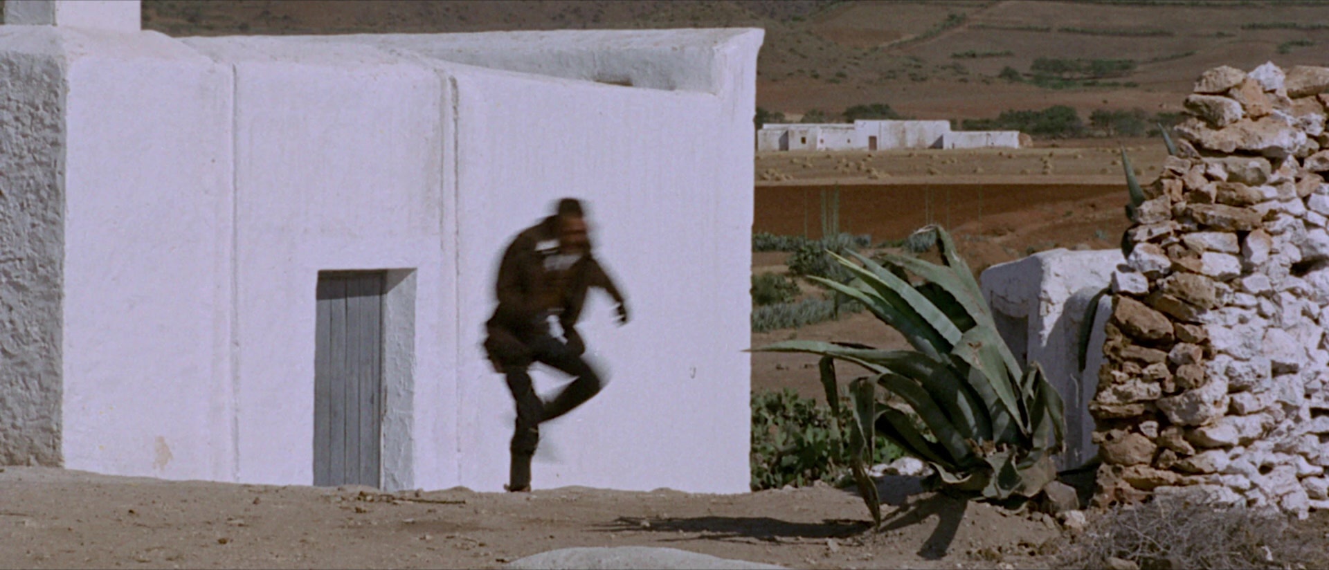 Per qualche dollaro in più (1965), wide, 2.33:1 — film still