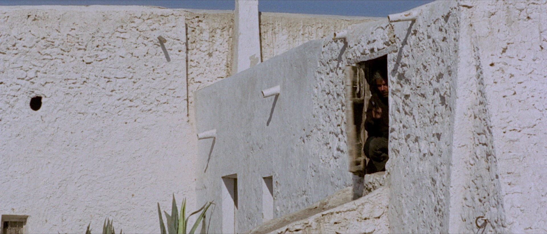Per qualche dollaro in più (1965), wide, 2.33:1 — film still