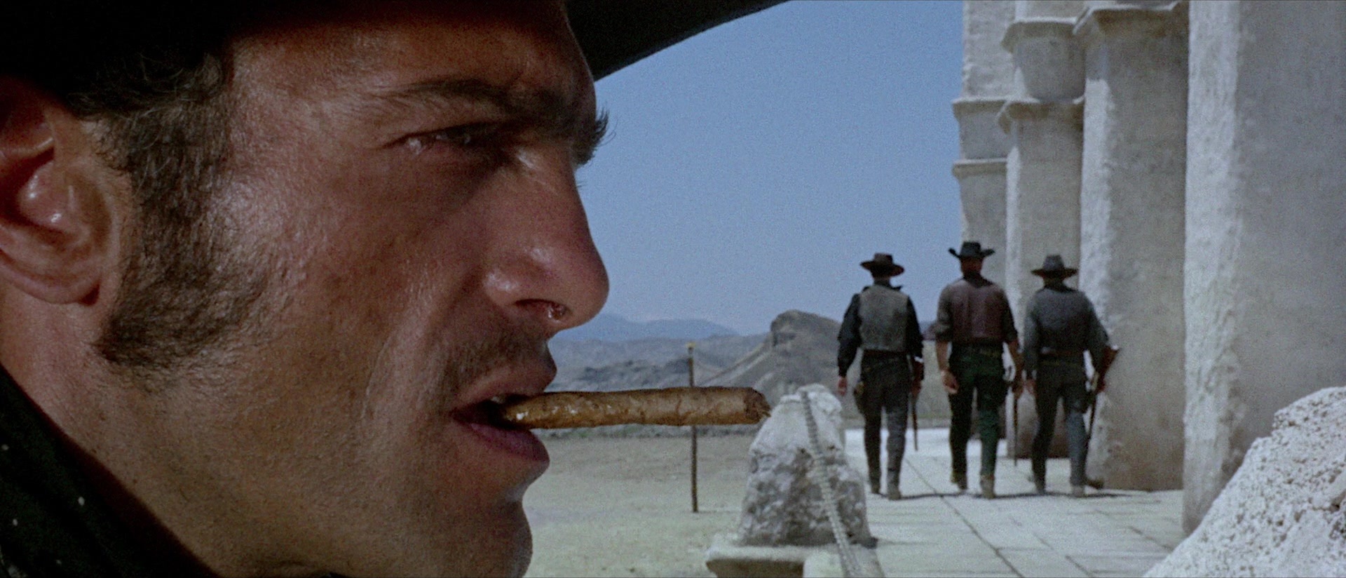 Per qualche dollaro in più (1965), wide, 2.33:1 — film still