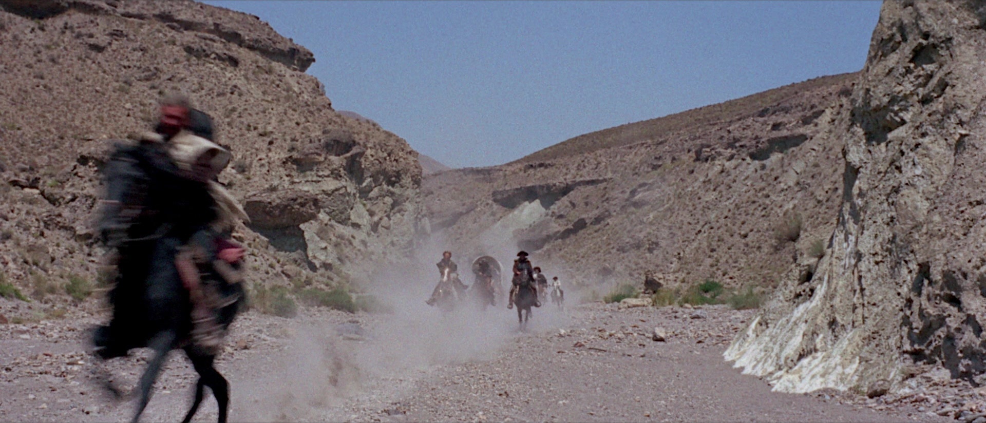 Per qualche dollaro in più (1965), wide, 2.33:1 — film still