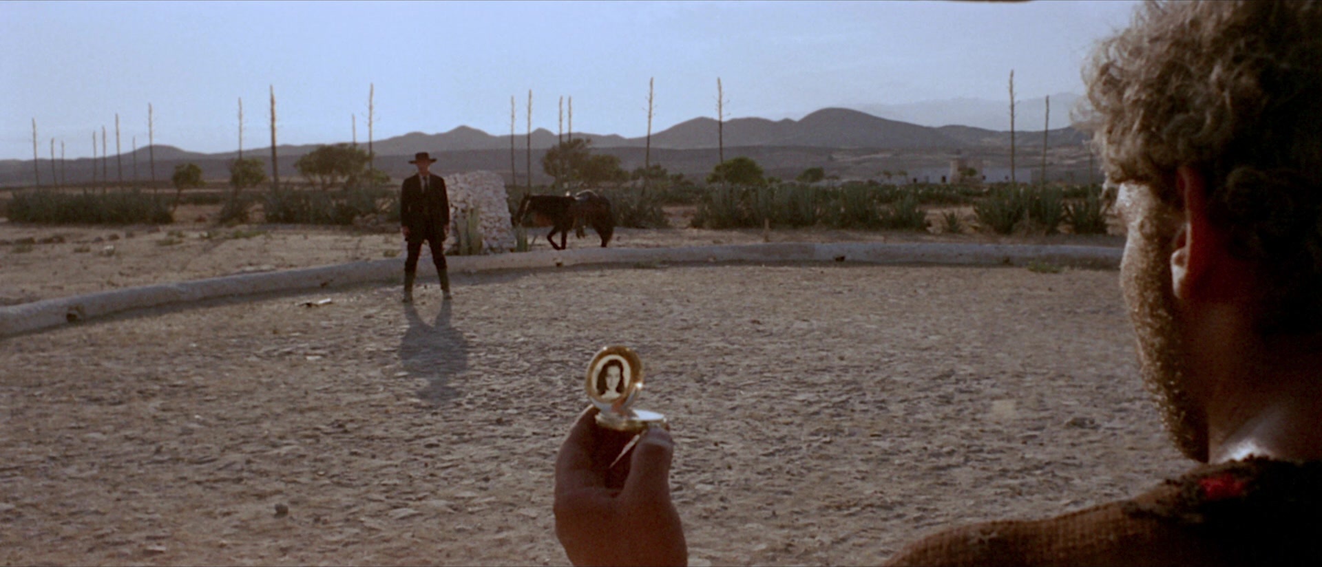 Per qualche dollaro in più (1965), wide, 2.33:1 — film still