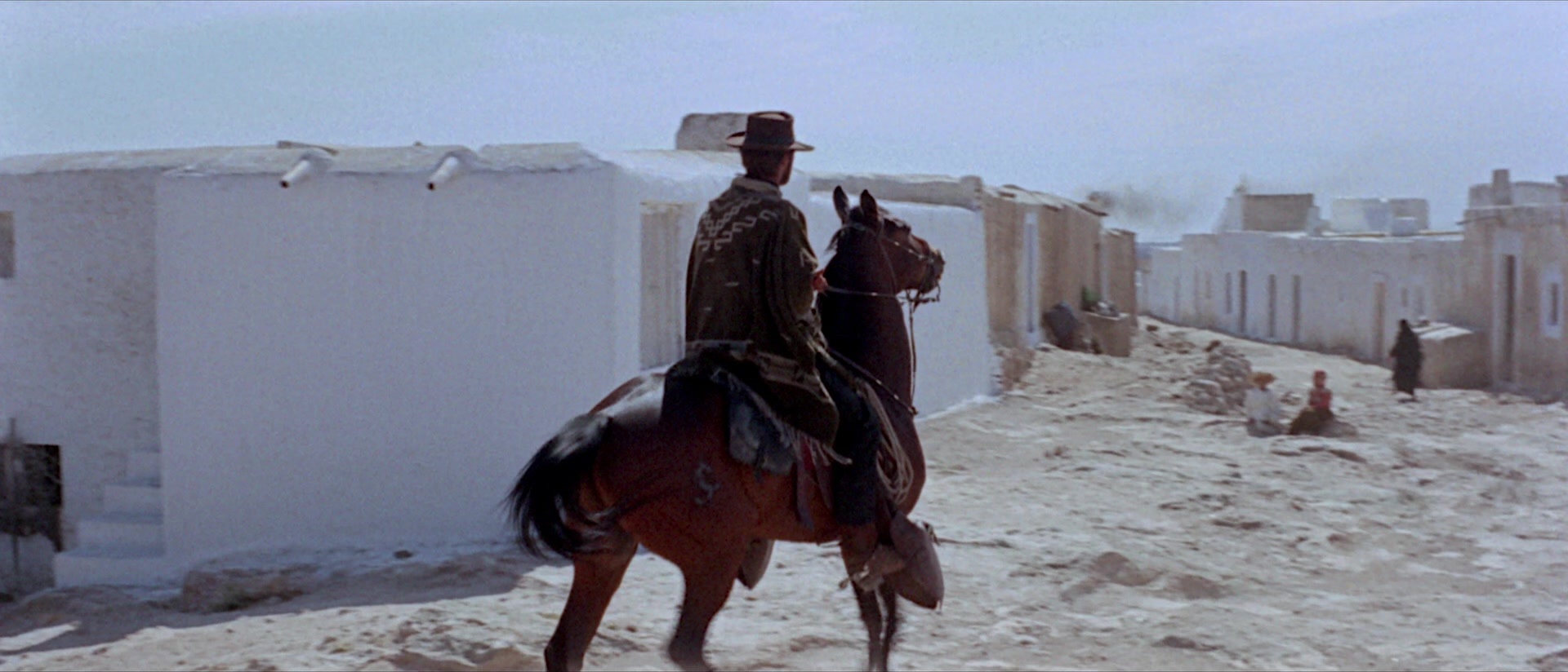 Per qualche dollaro in più (1965), wide, 2.33:1 — film still
