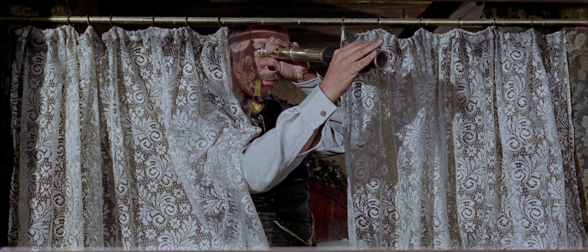 Per qualche dollaro in più (1965), wide, 2.33:1 — film still