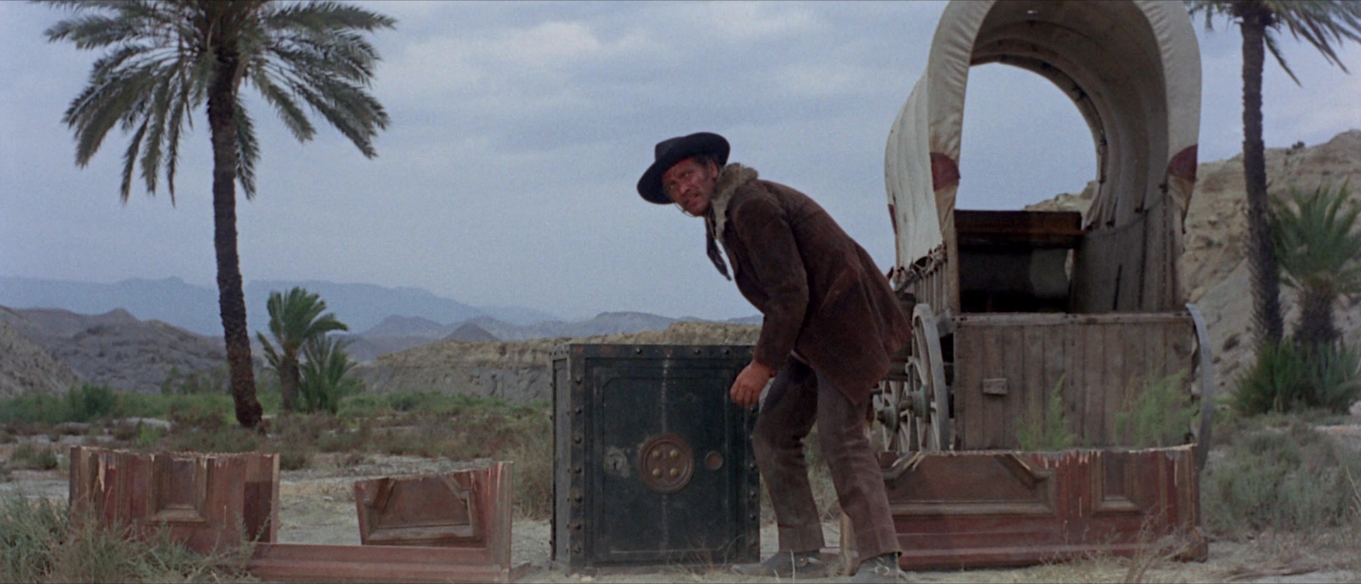 Per qualche dollaro in più (1965), wide, 2.33:1 — film still