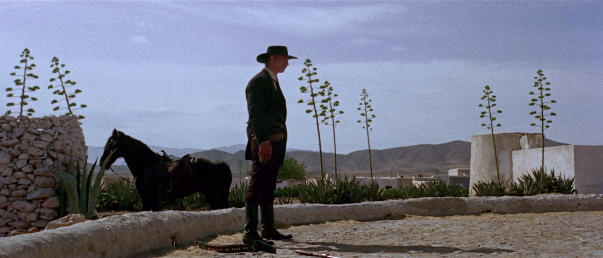 Per qualche dollaro in più (1965), wide, 2.33:1 — film still