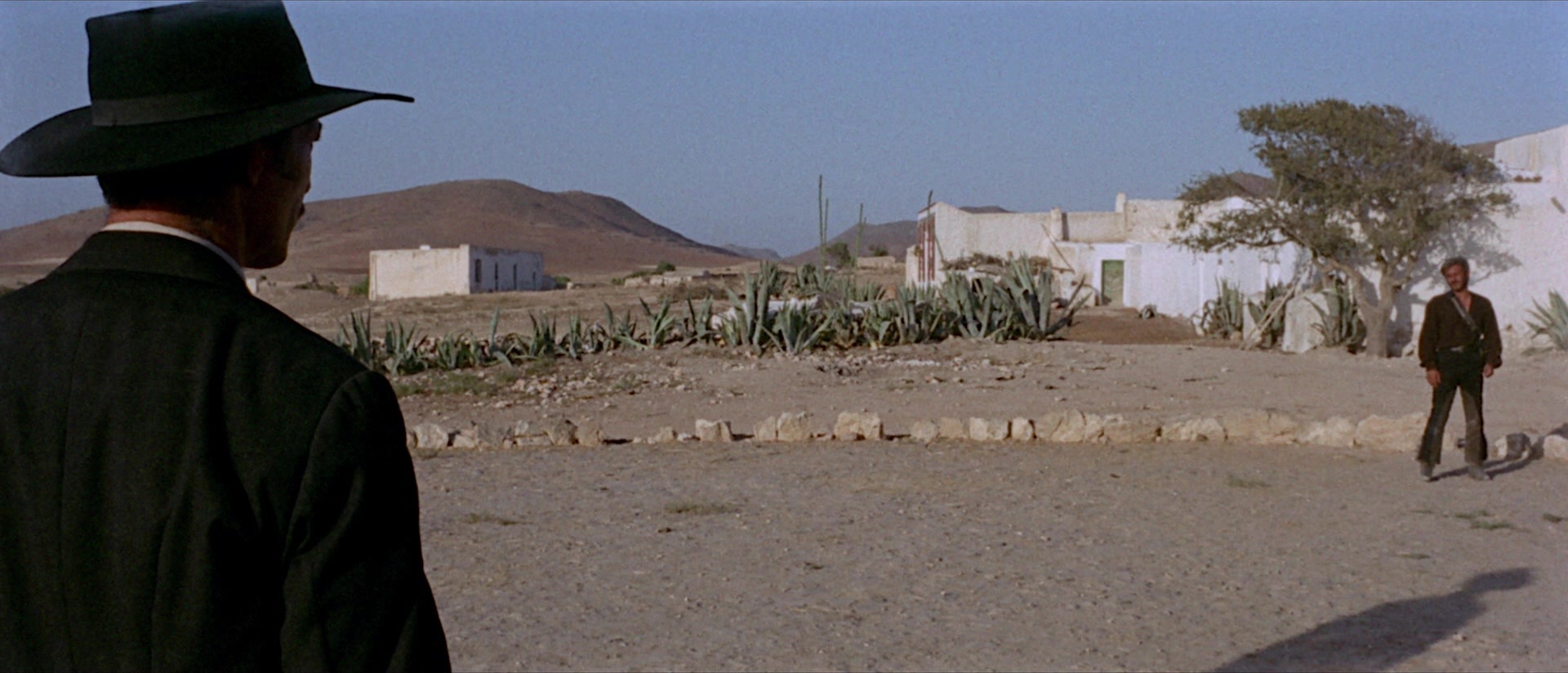 Per qualche dollaro in più (1965), wide, 2.33:1 — film still