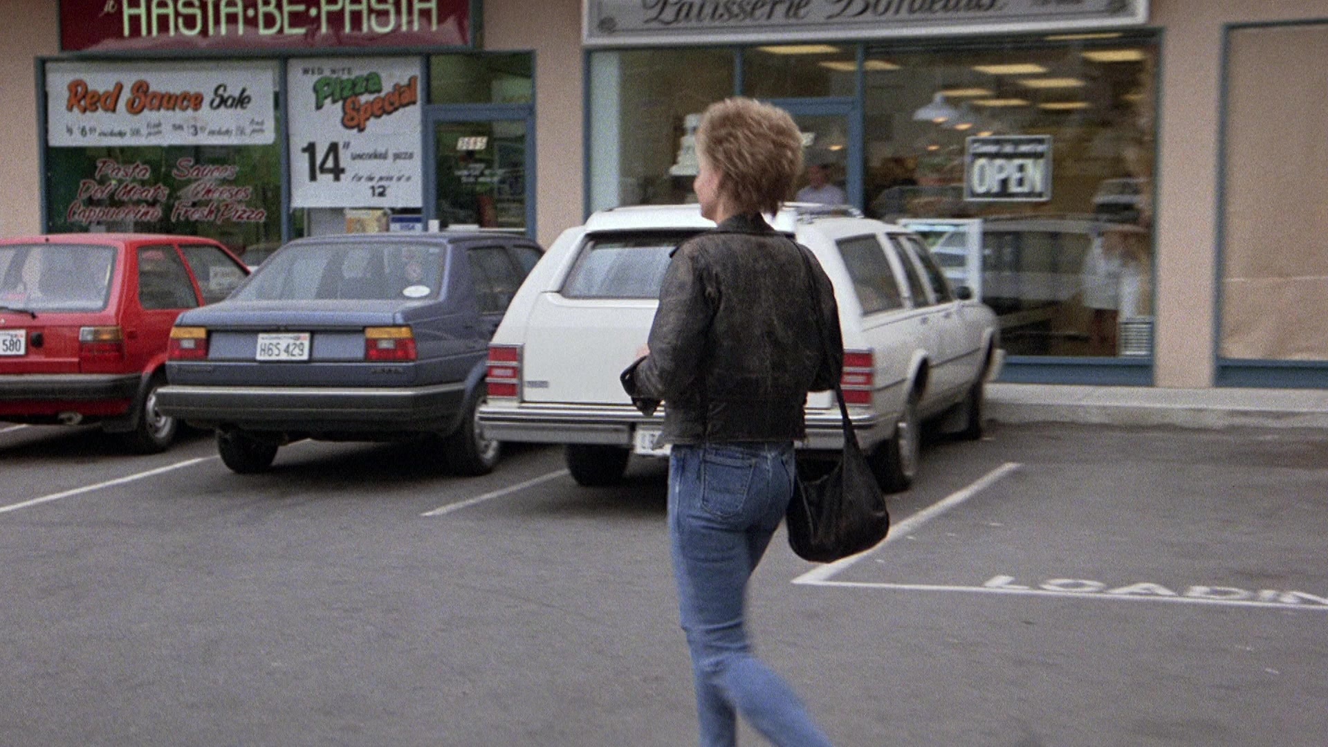 The Accused (1988), wide, 1.78:1 — film still