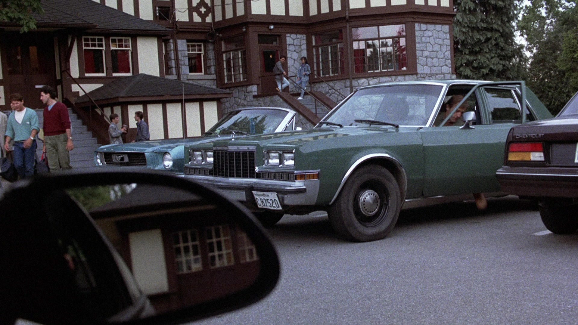 The Accused (1988), wide, 1.78:1 — film still