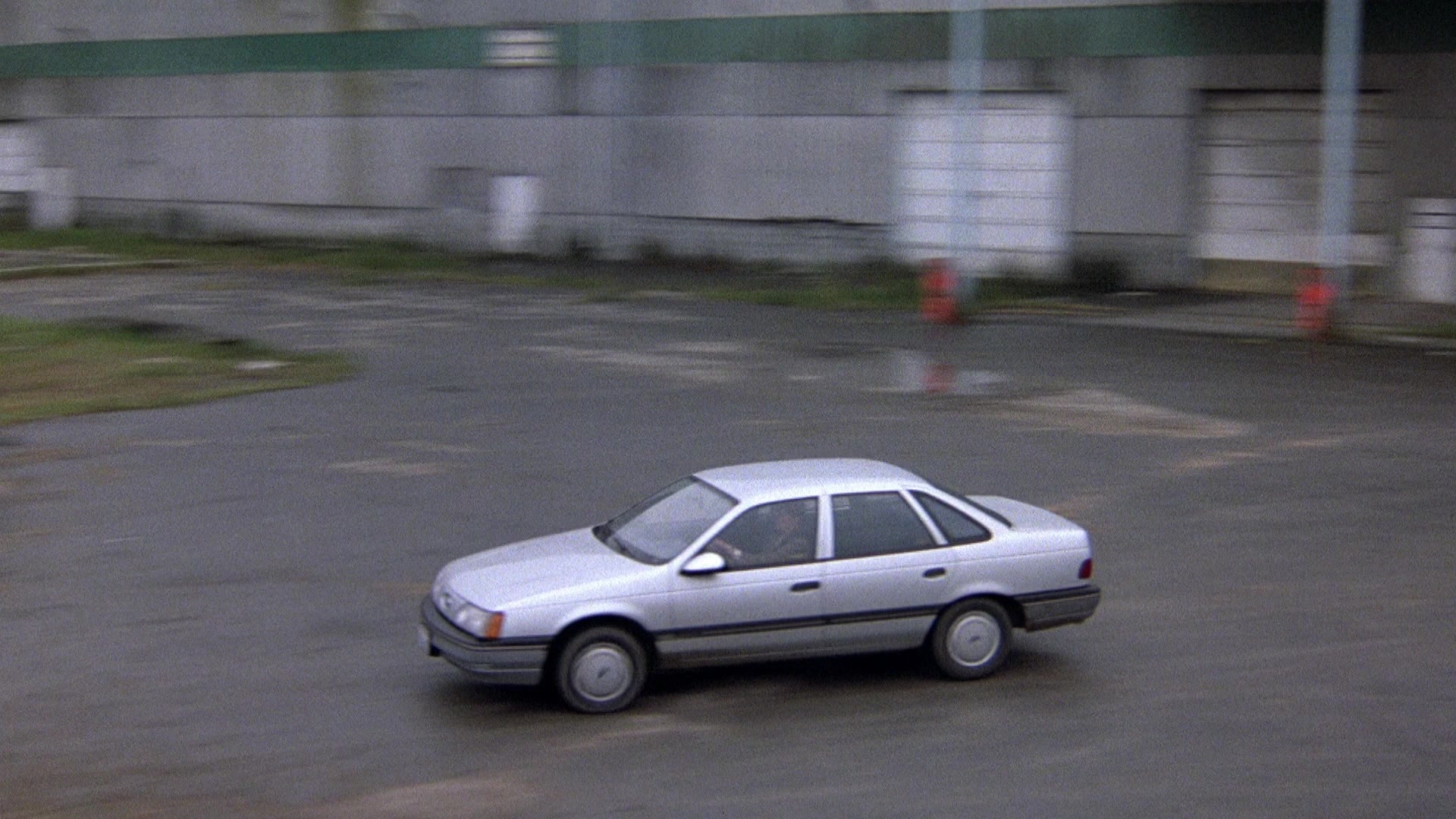 The Accused (1988), wide, 1.78:1 — film still