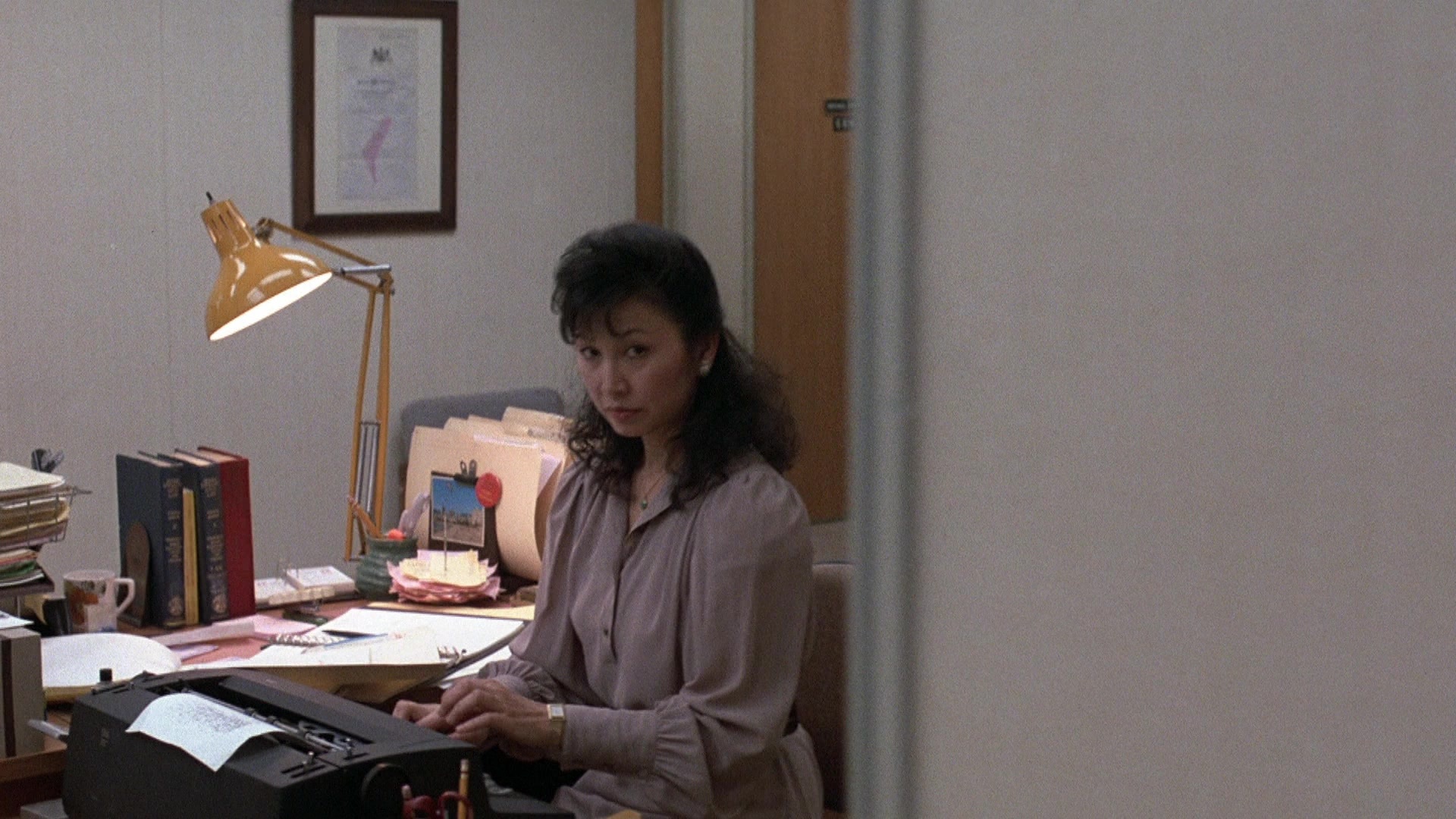 The Accused (1988), wide, 1.78:1 — film still