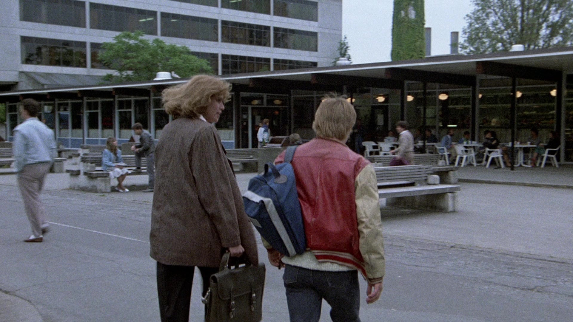The Accused (1988), wide, 1.78:1 — film still