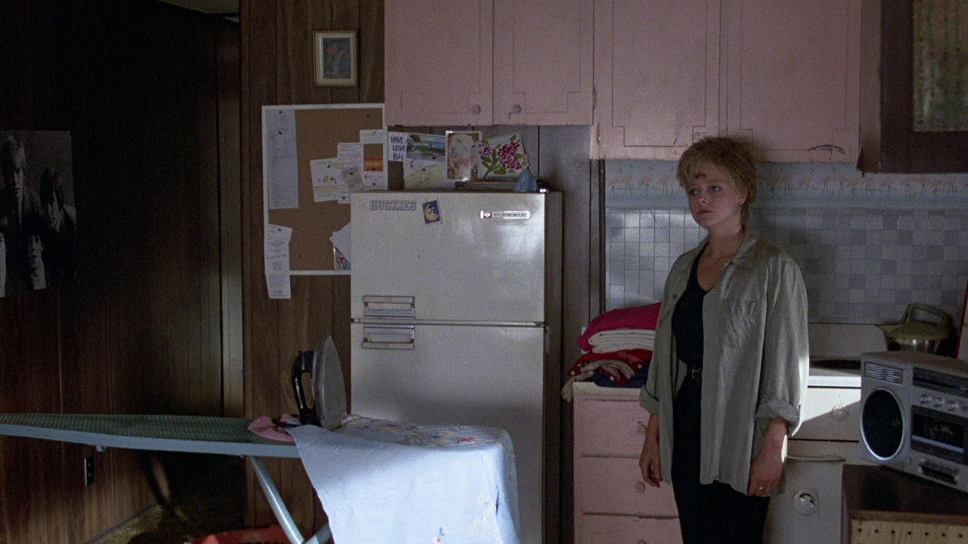 The Accused (1988), wide, 1.78:1 — film still