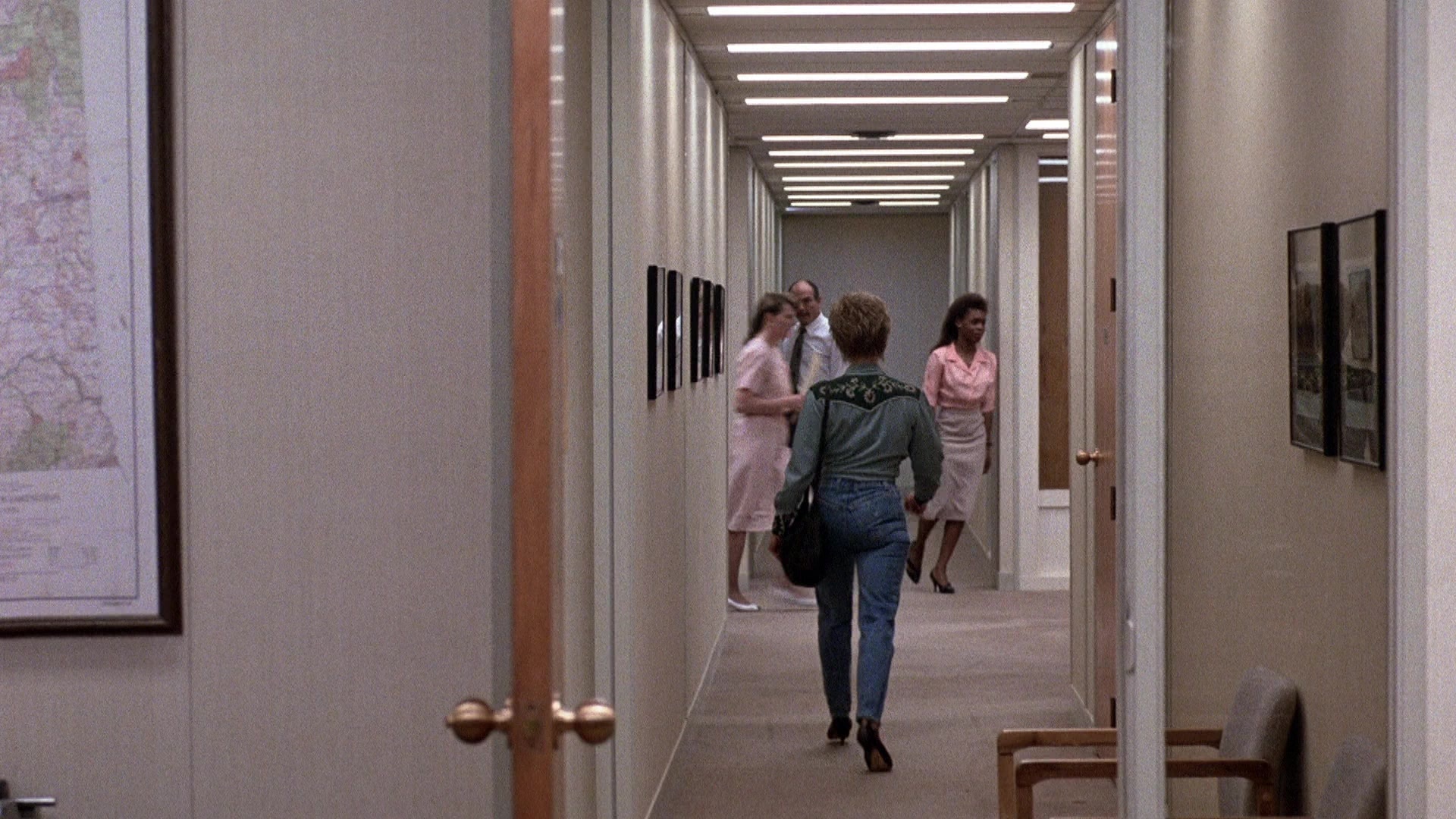 The Accused (1988), wide, 1.78:1 — film still