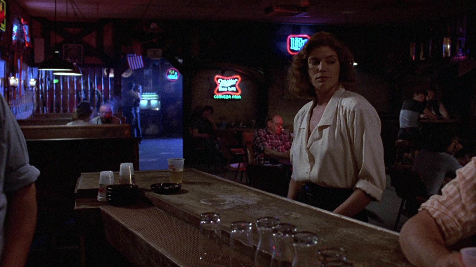 The Accused (1988), wide, 1.78:1 — film still
