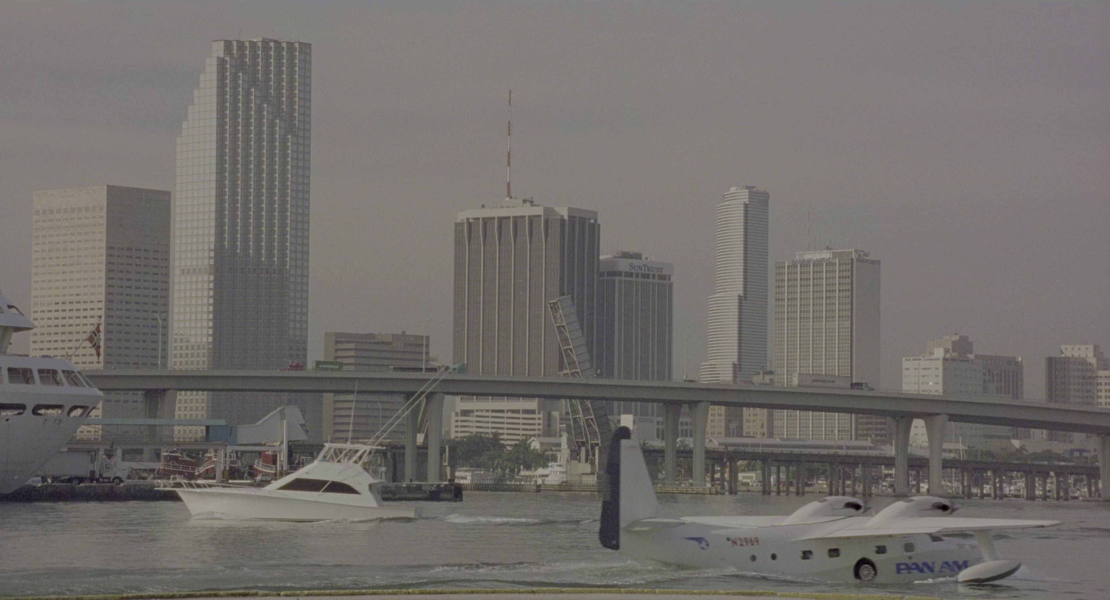 There's Something About Mary (1998), wide, 1.85:1 — film still