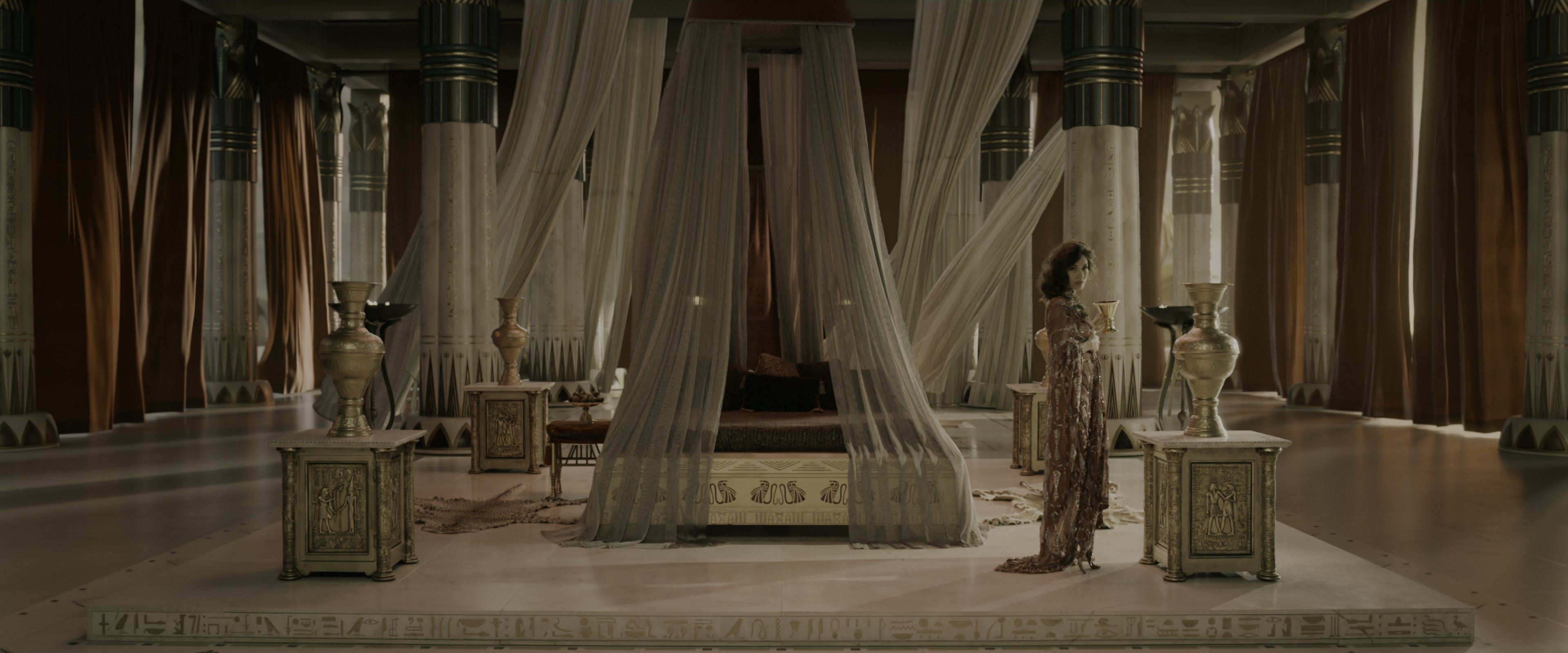 Gods of Egypt (2016), wide, 2.40:1 — film still