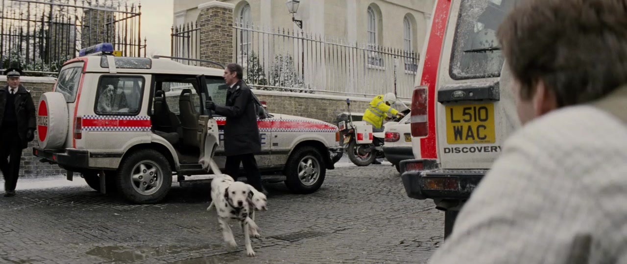101 Dalmatians (1996), wide, 2.37:1 — film still
