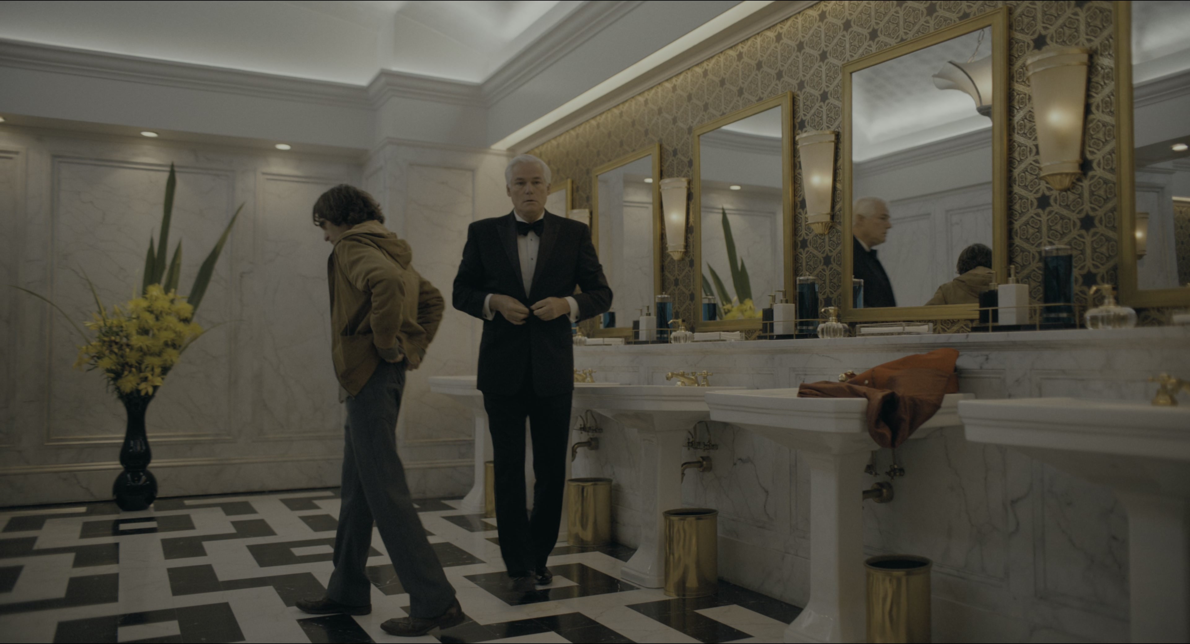 Joker (2019), wide, 1.85:1 — film still