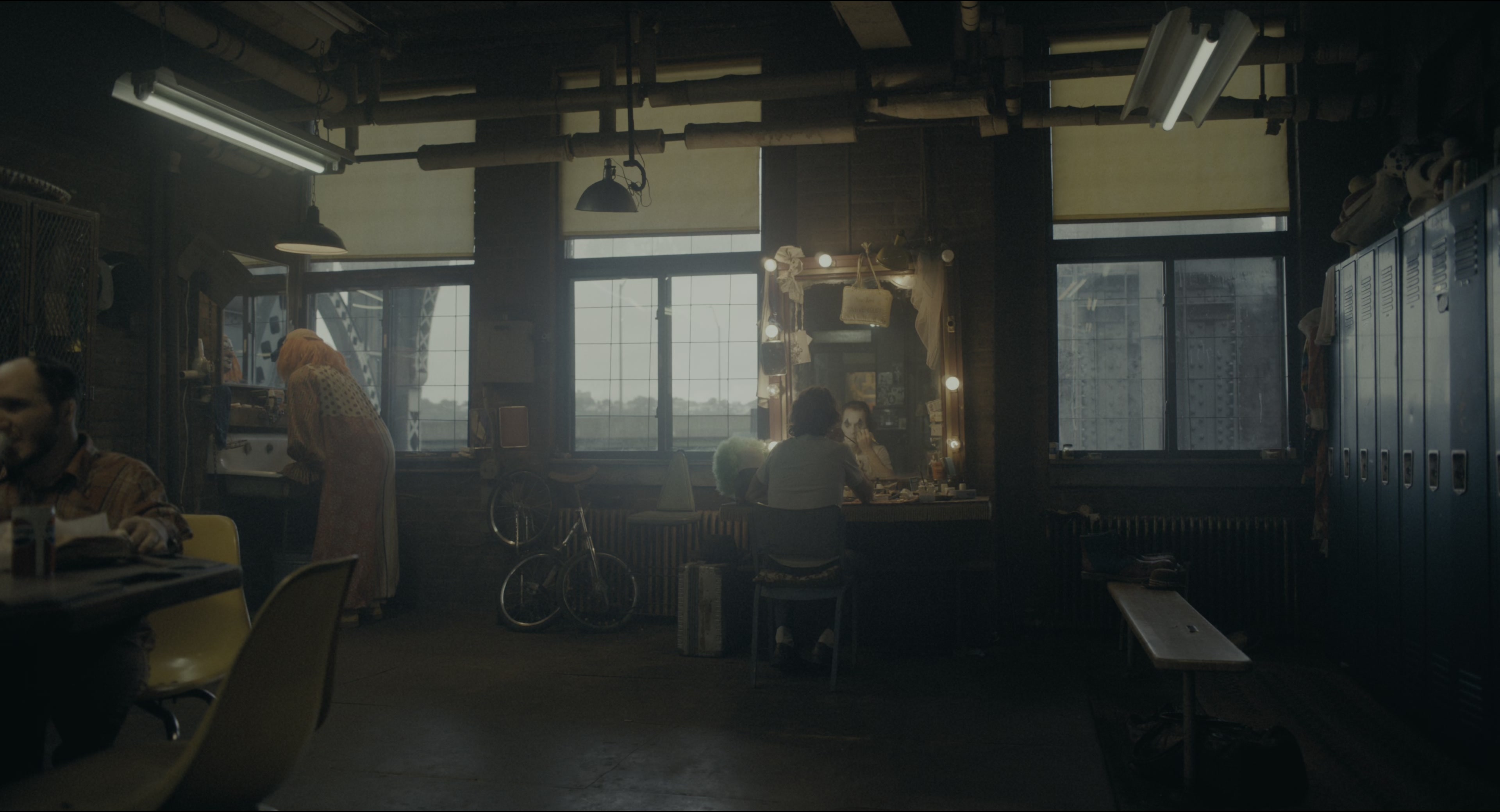 Joker (2019), wide, 1.85:1 — film still