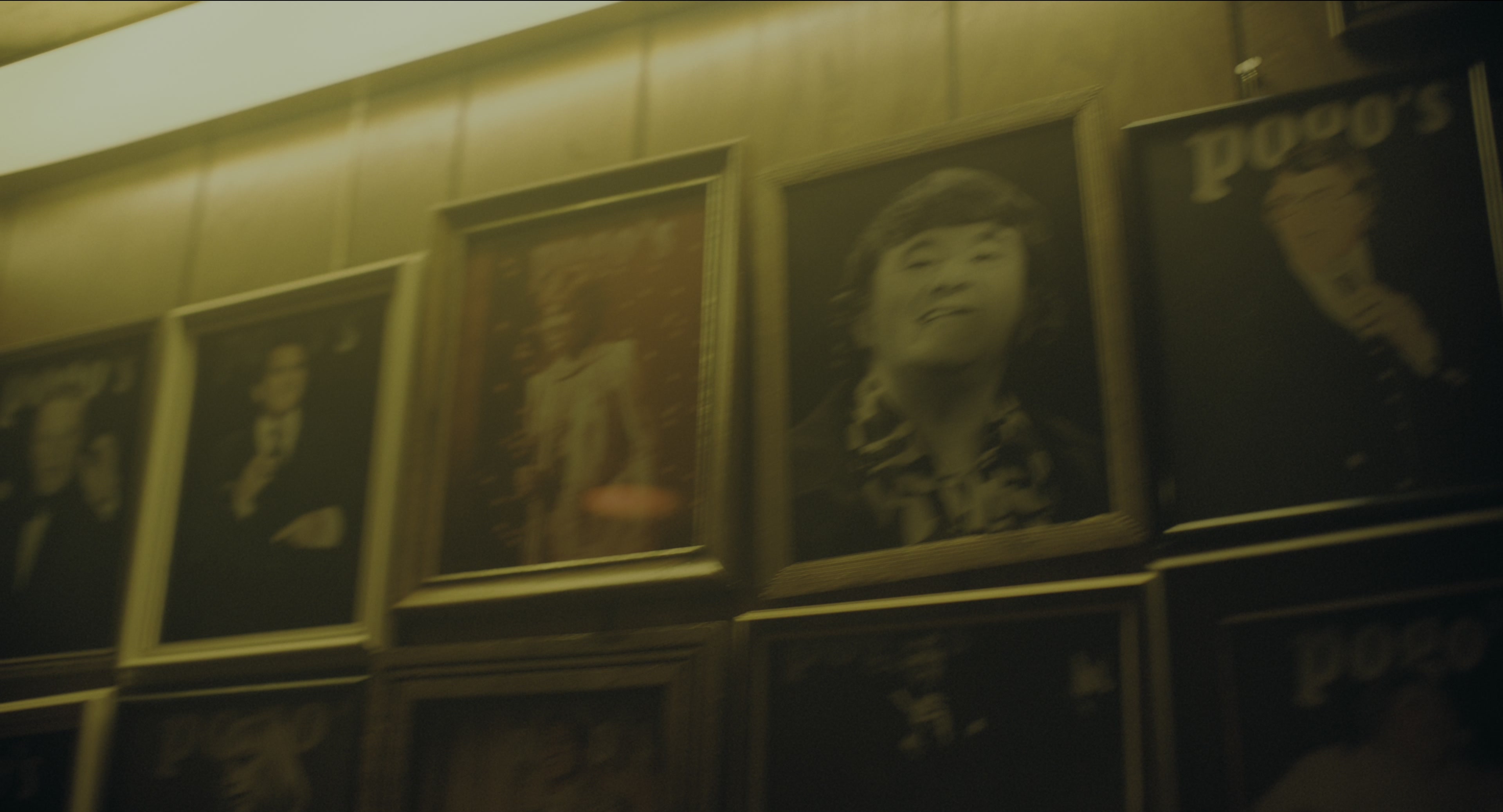 Joker (2019), wide, 1.85:1 — film still