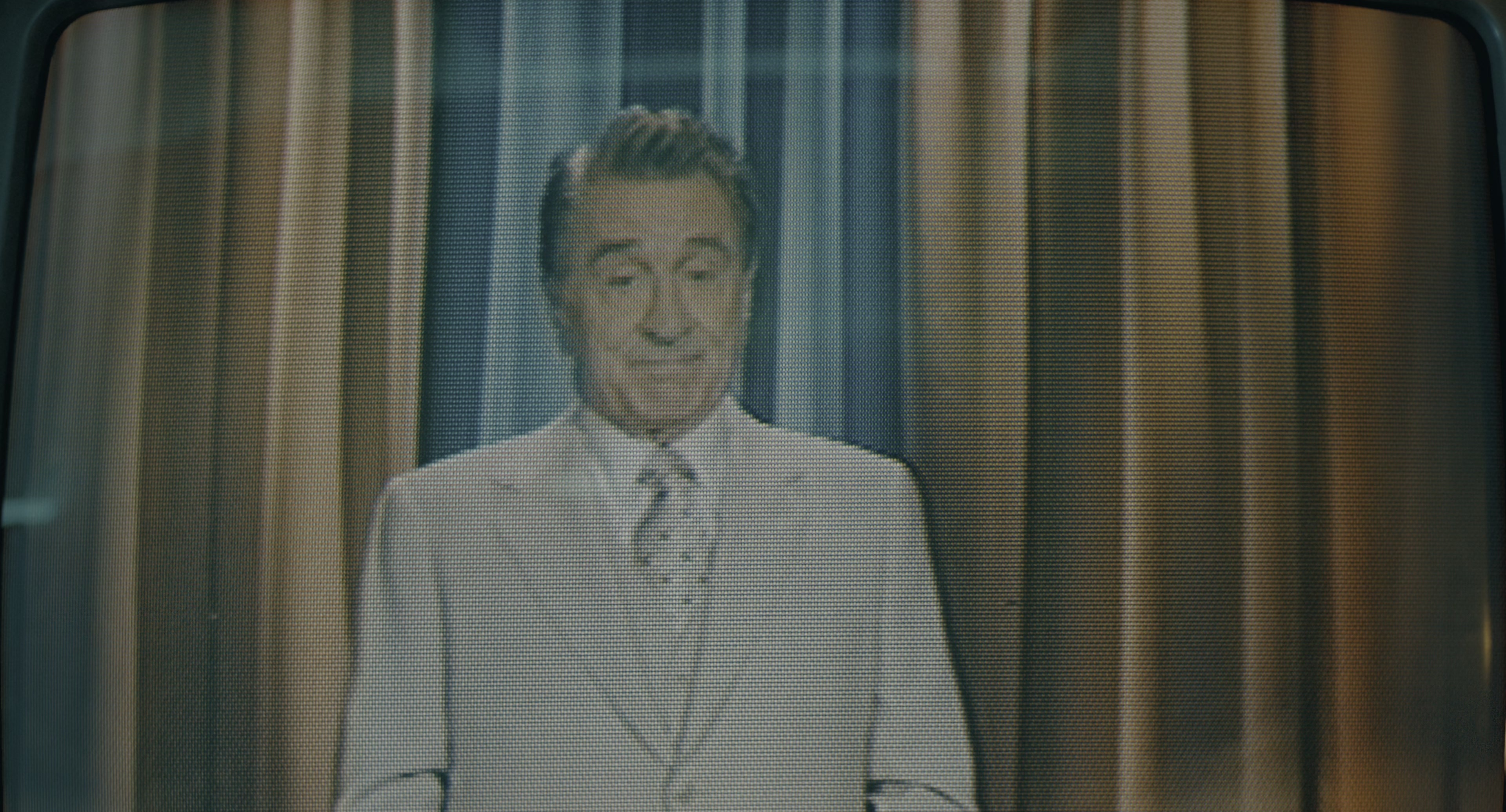 Joker (2019), wide, 1.85:1 — film still