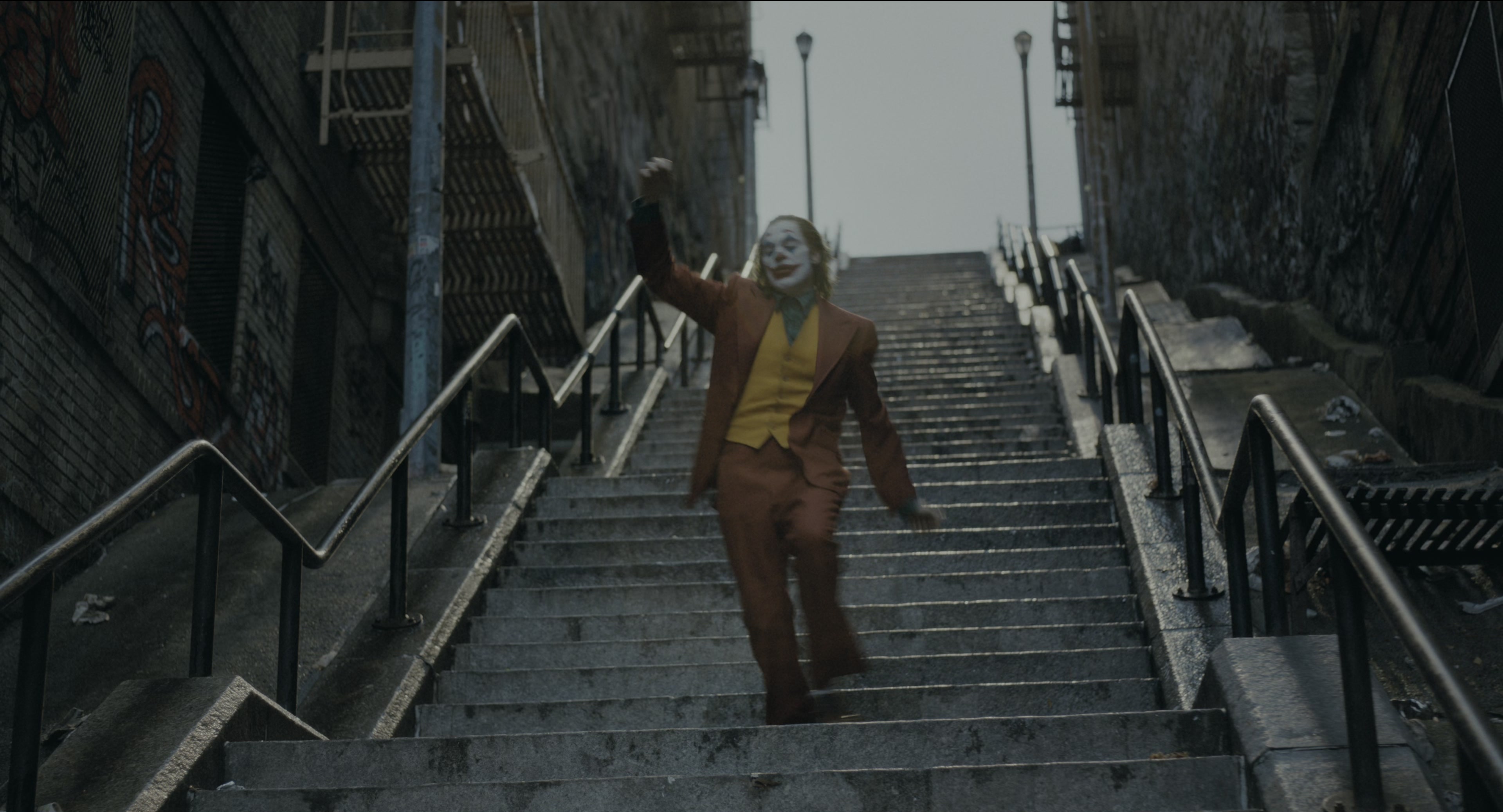 Joker (2019), wide, 1.85:1 — film still