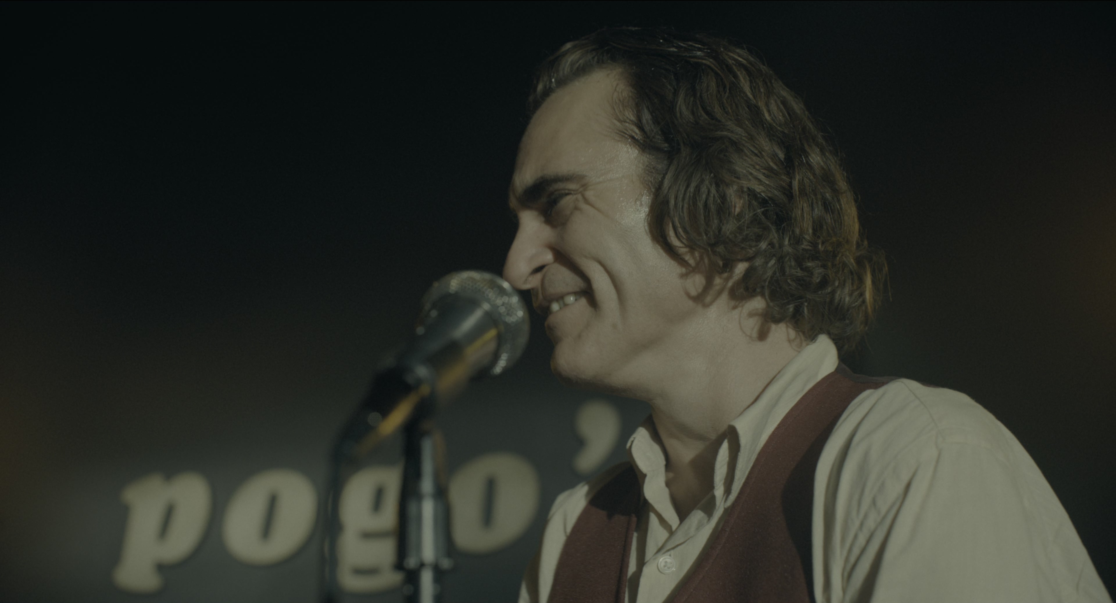 Joker (2019), wide, 1.85:1 — film still