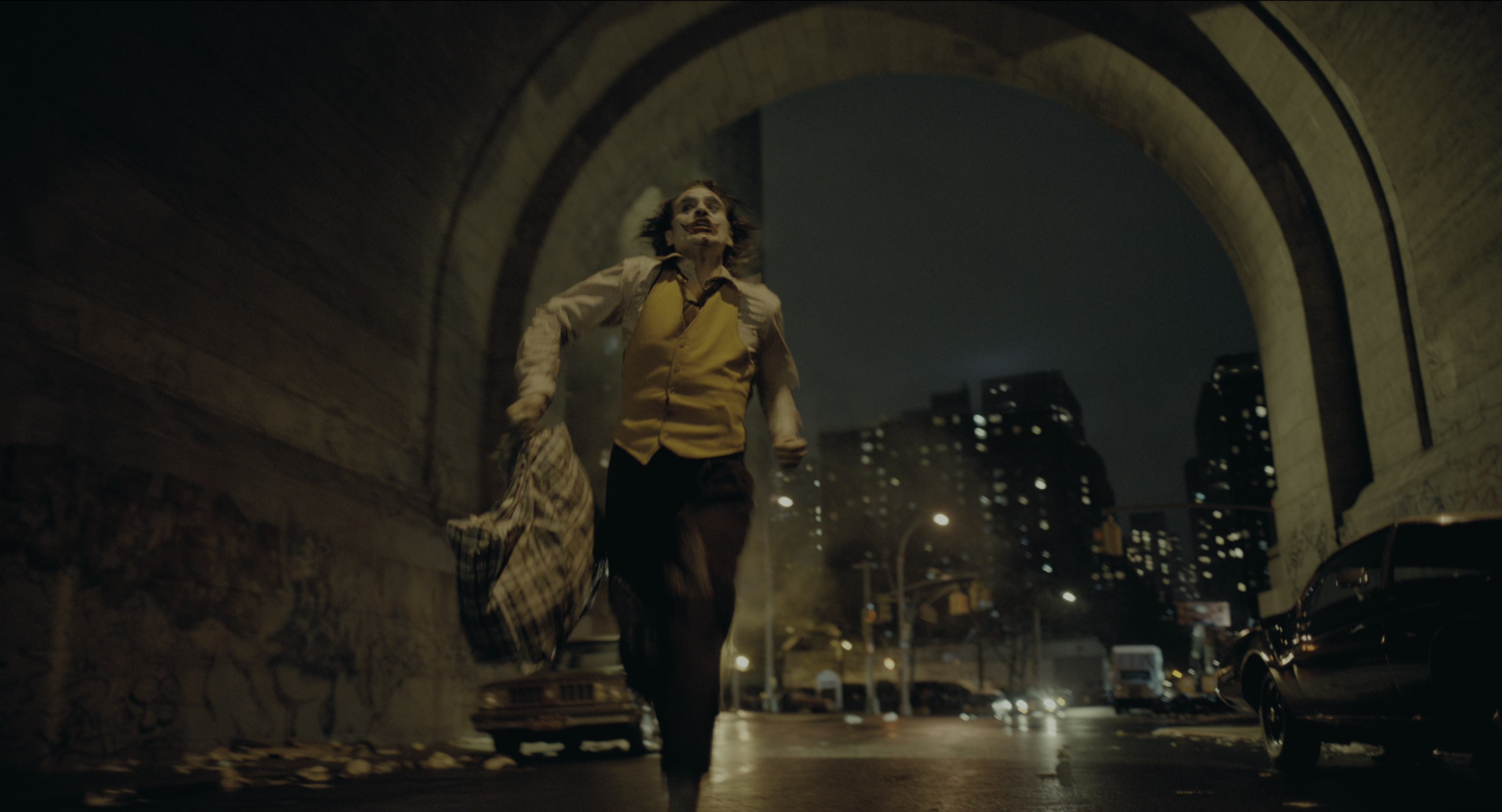 Joker (2019), wide, 1.85:1 — film still