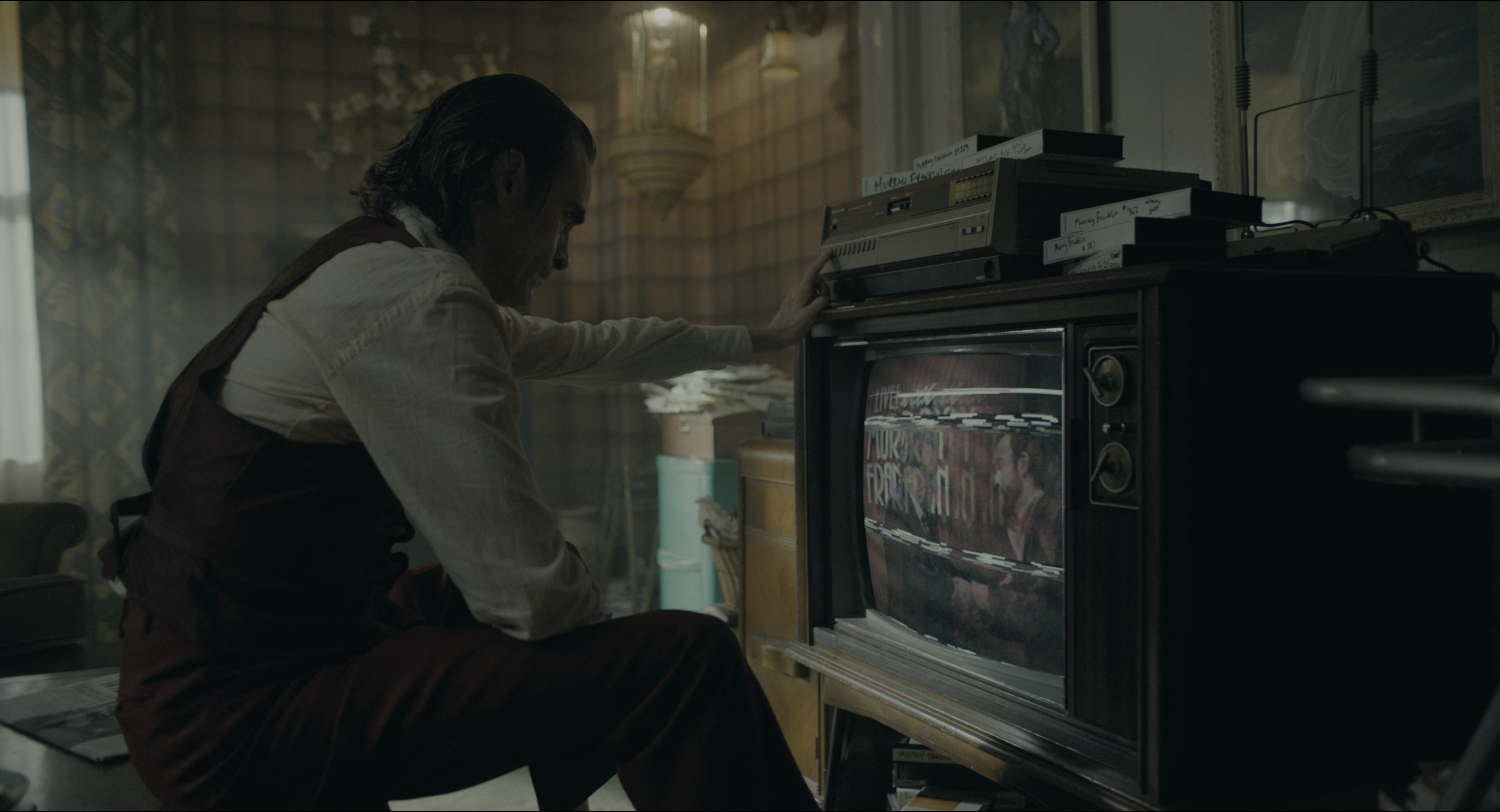 Joker (2019), wide, 1.85:1 — film still