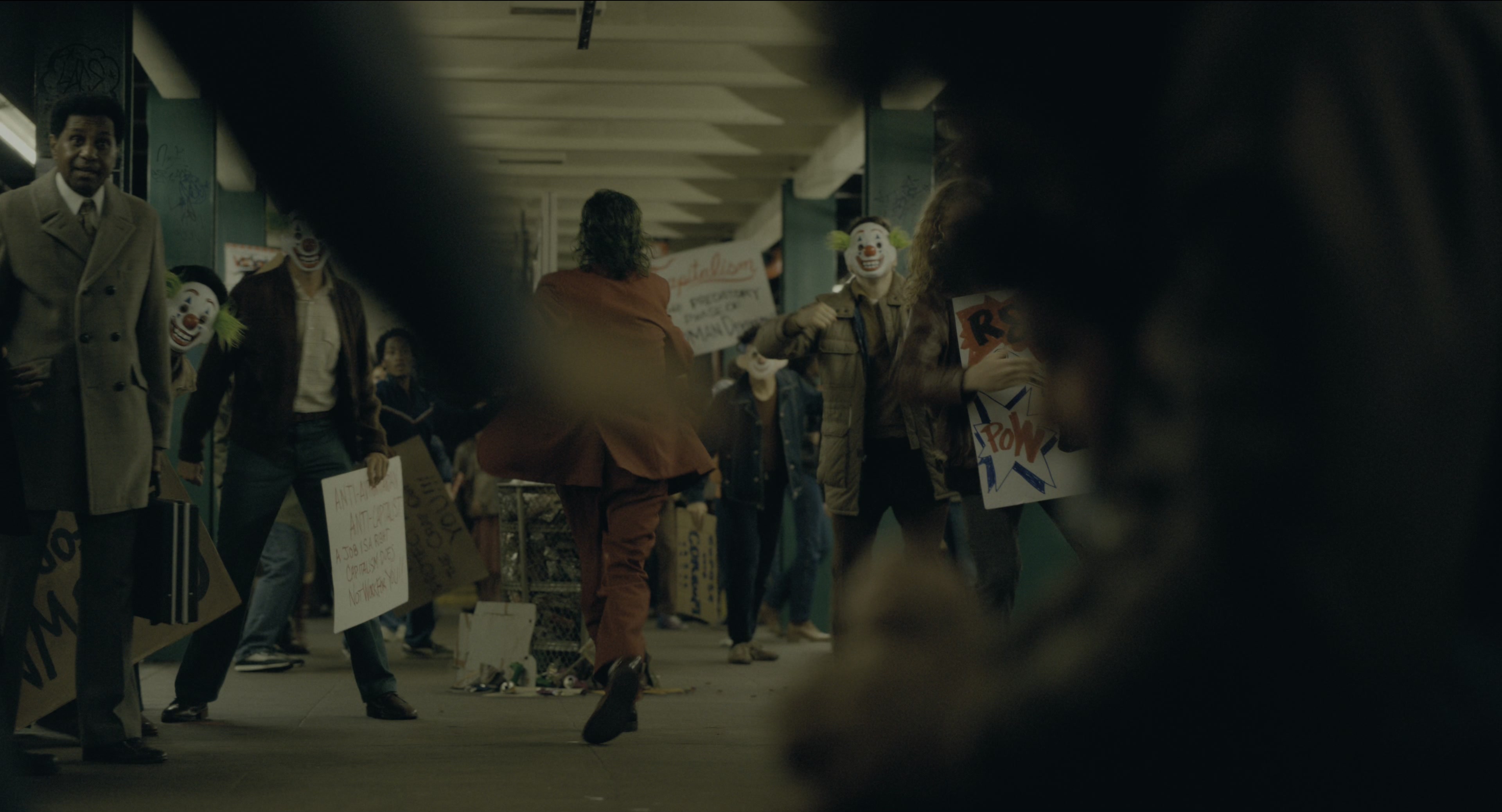 Joker (2019), wide, 1.85:1 — film still