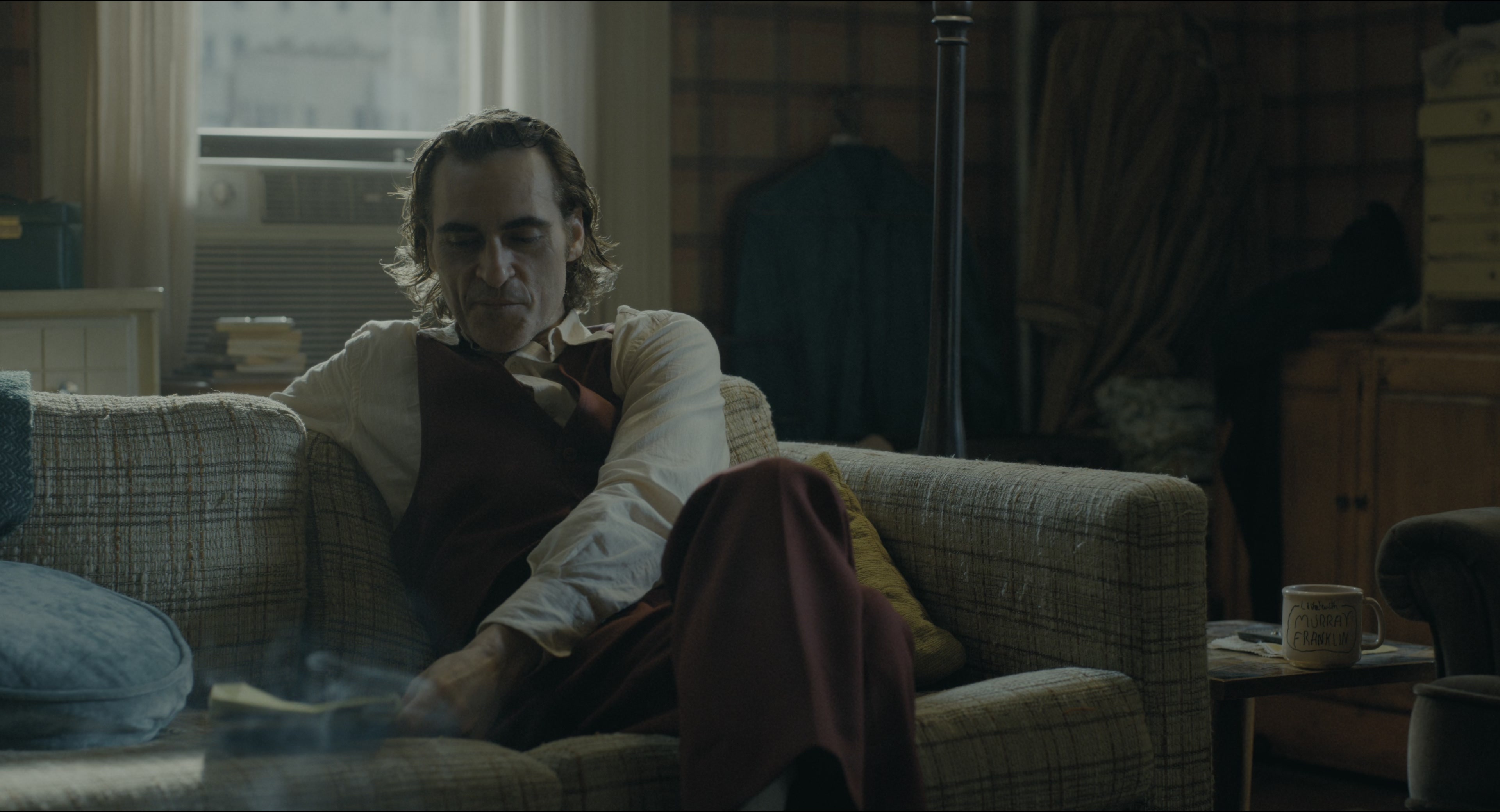 Joker (2019), wide, 1.85:1 — film still