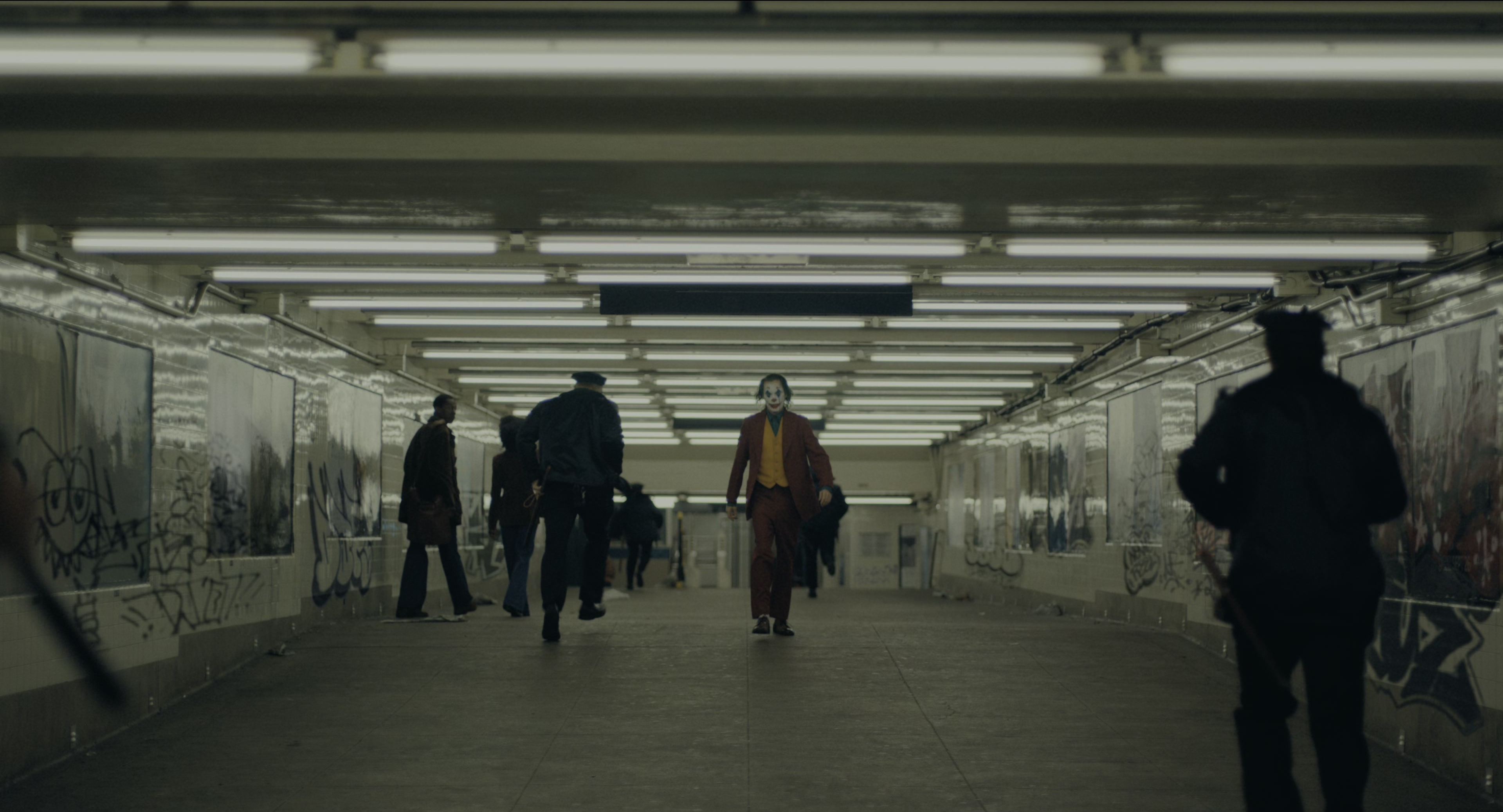 Joker (2019), wide, 1.85:1 — film still
