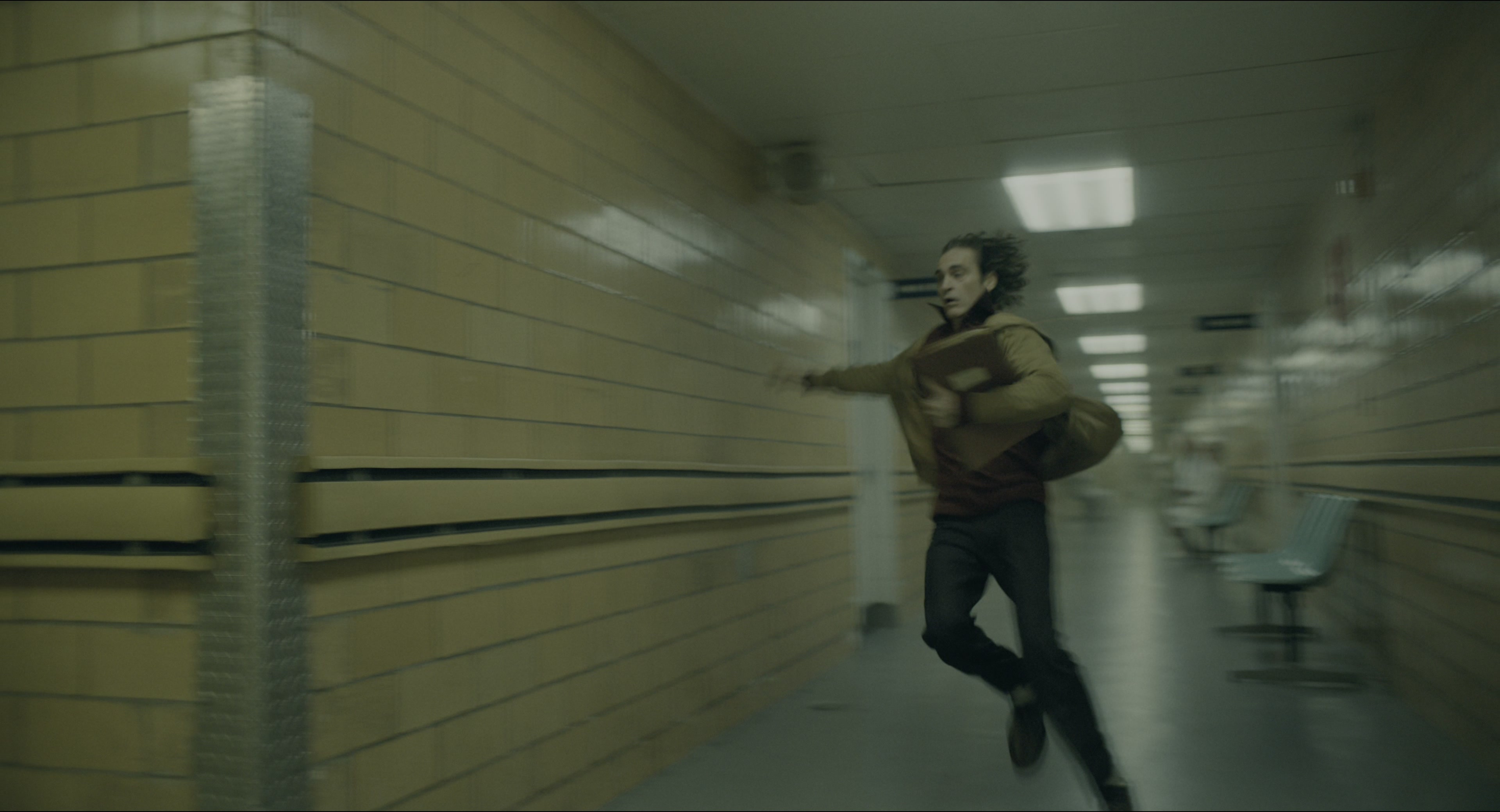 Joker (2019), wide, 1.85:1 — film still