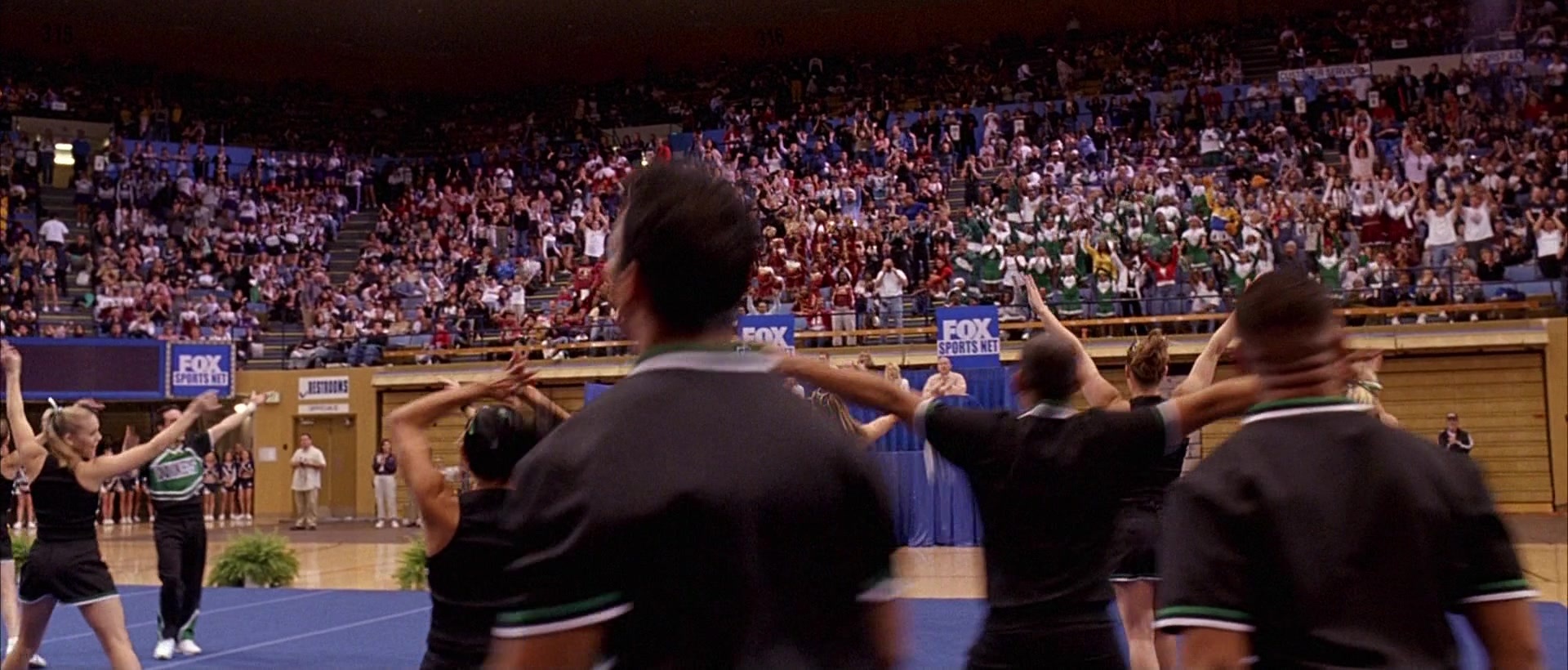 Dodgeball: A True Underdog Story (2004), wide, 2.34:1 — film still