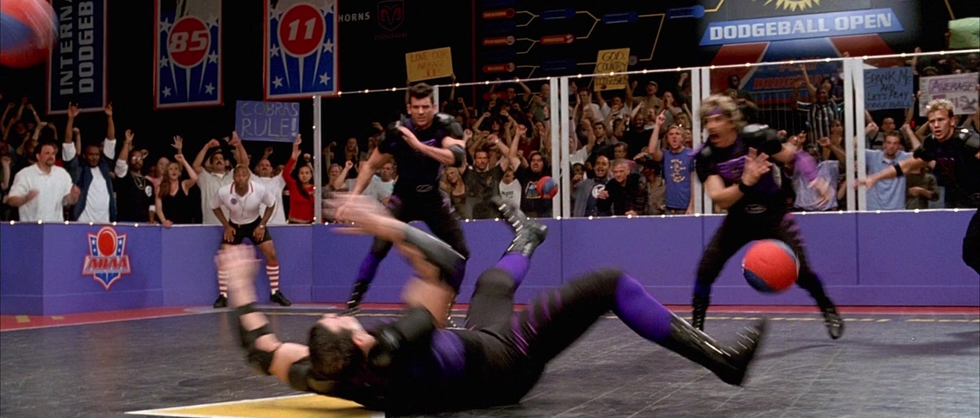 Dodgeball: A True Underdog Story (2004), wide, 2.34:1 — film still