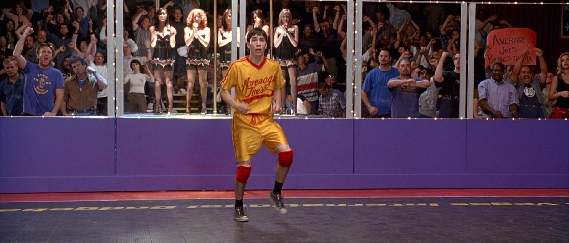 Dodgeball: A True Underdog Story (2004), wide, 2.34:1 — film still