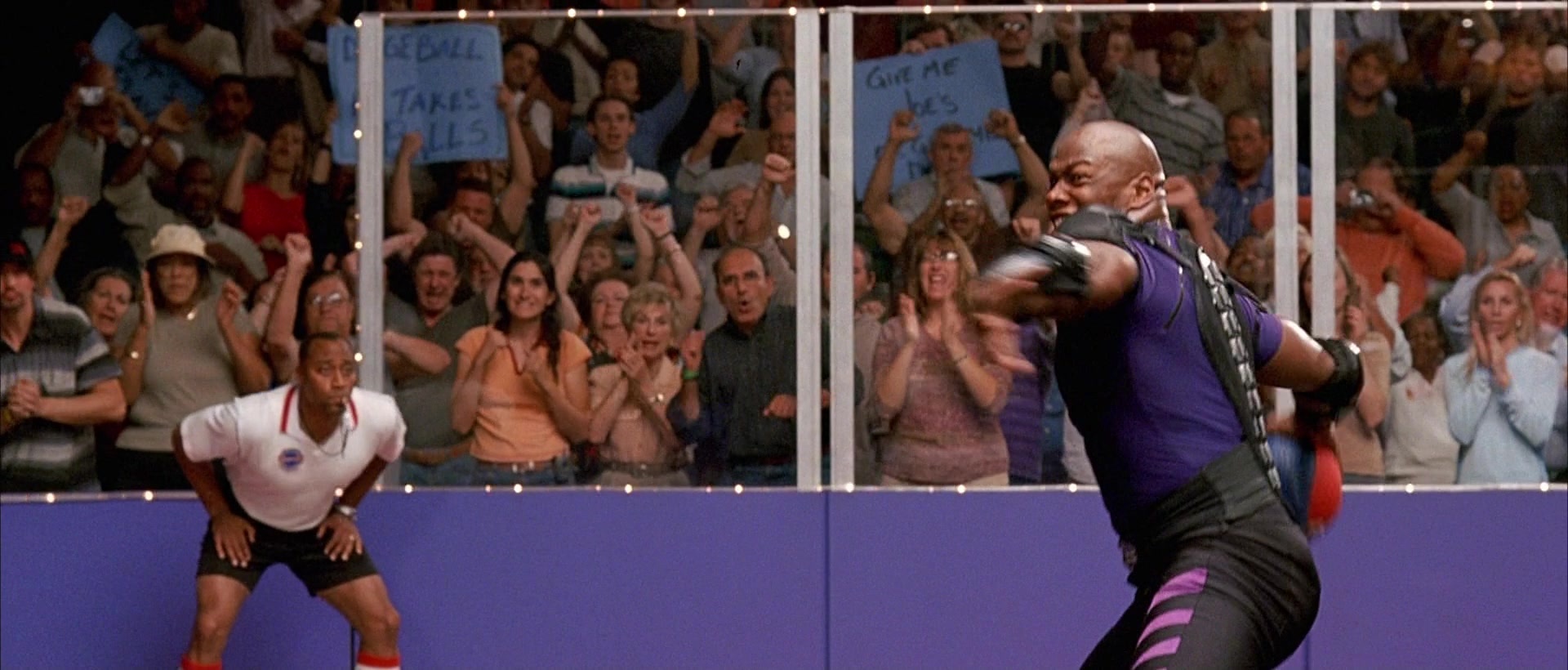 Dodgeball: A True Underdog Story (2004), wide, 2.34:1 — film still