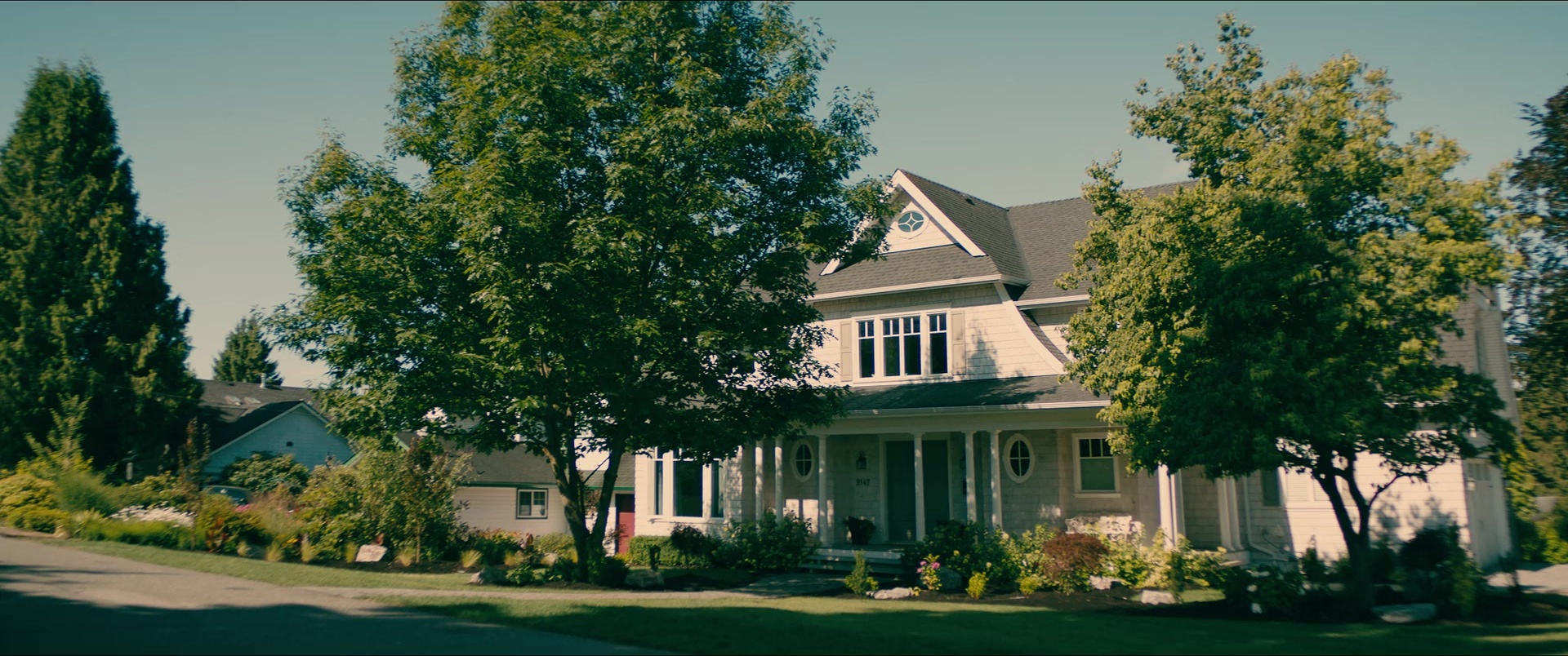 To All the Boys I've Loved Before (2017), wide, 2.39:1 — film still