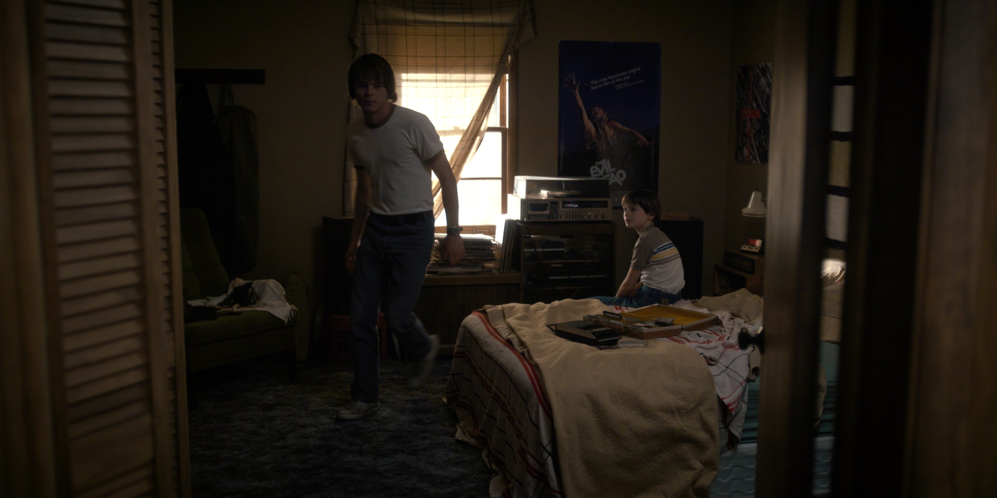 Stranger Things (2016), wide, 2.00:1 — film still