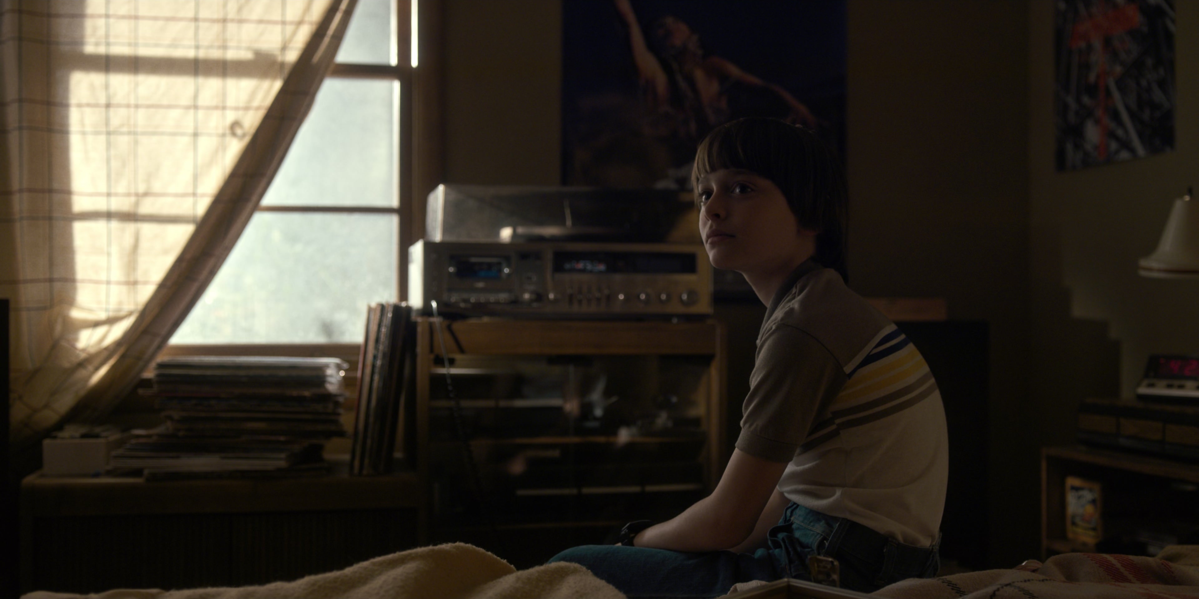Stranger Things (2016), wide, 2.00:1 — film still