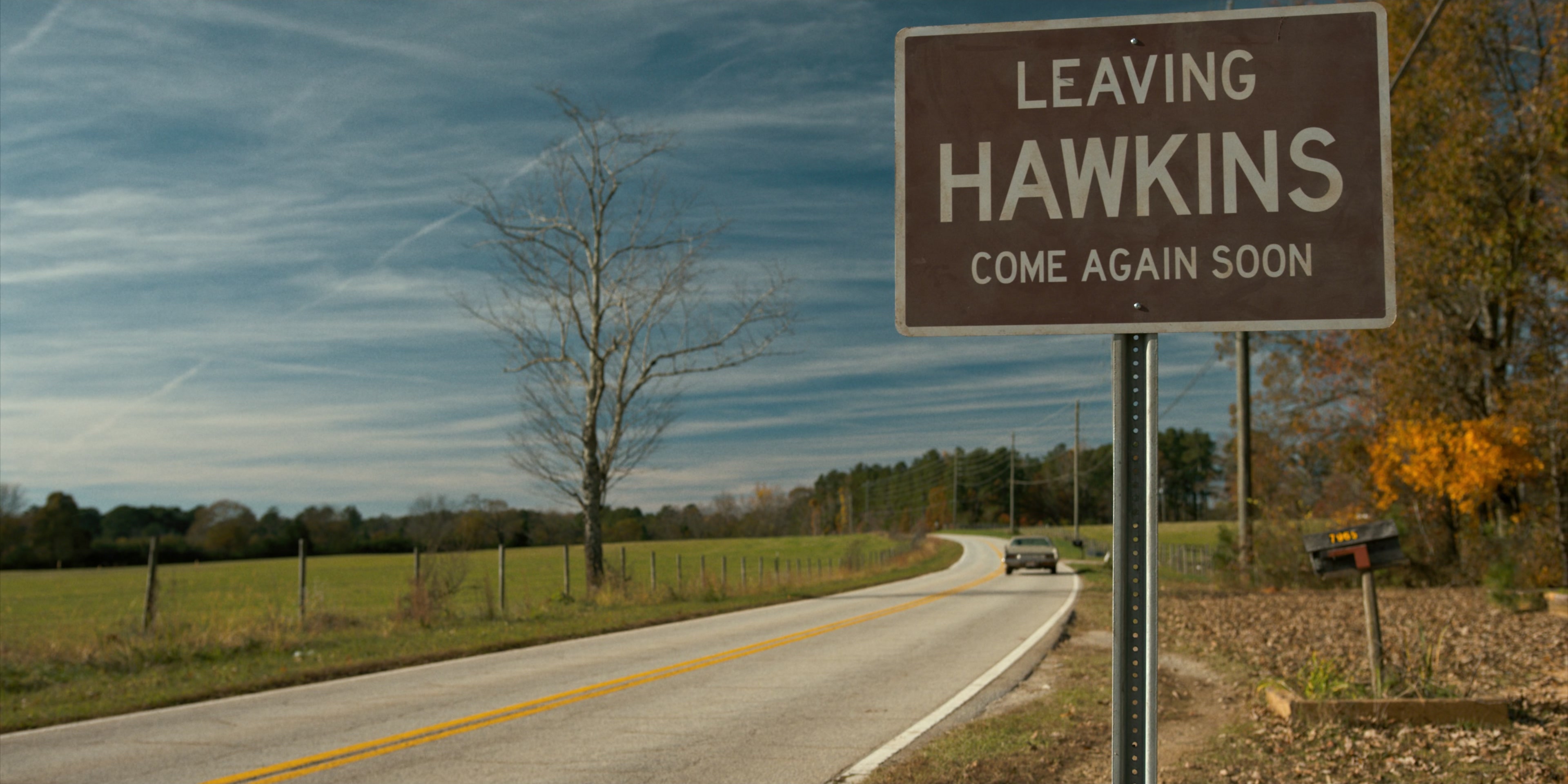 Stranger Things (2016), wide, 2.00:1 — film still